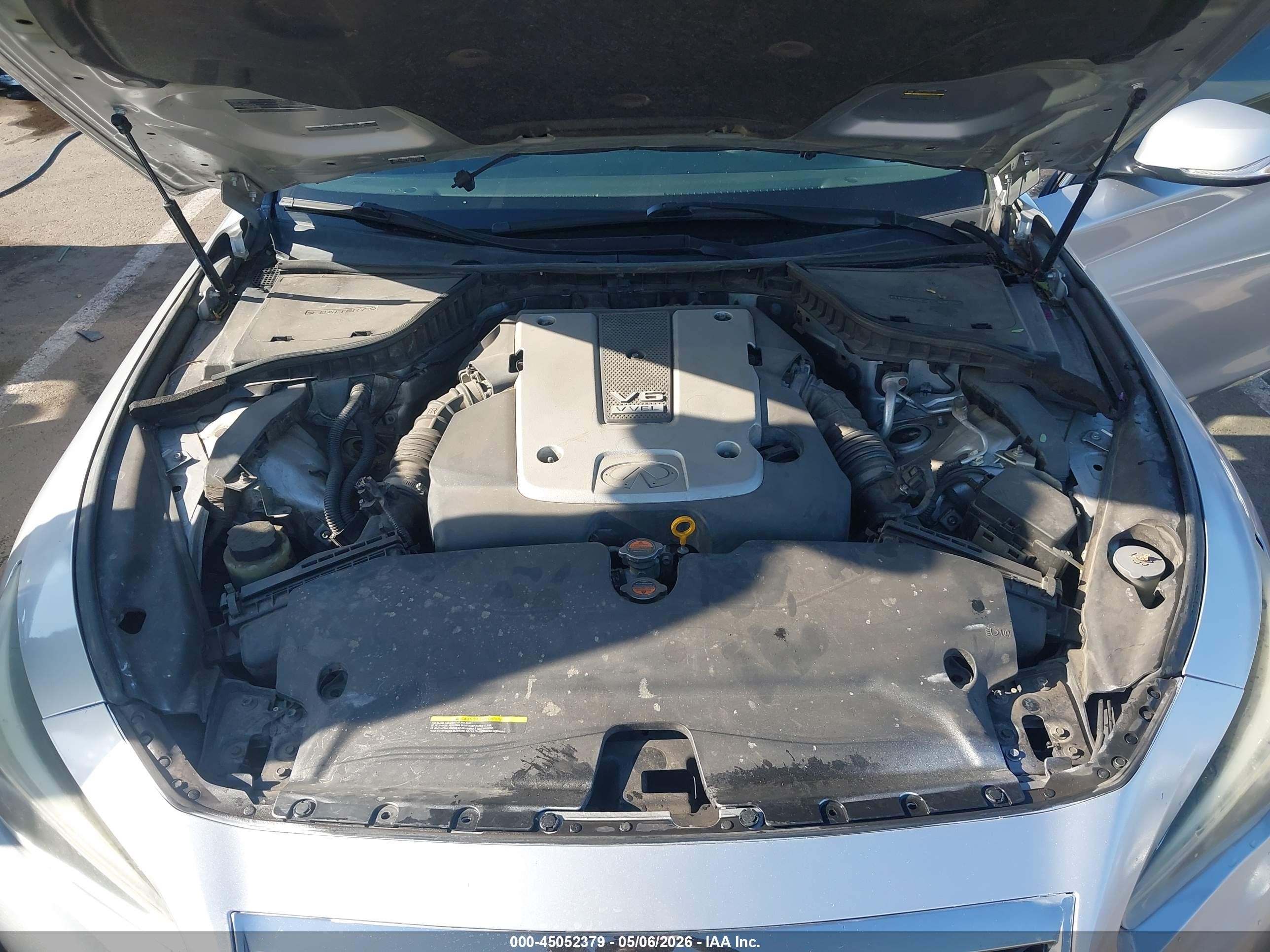 2014 Infiniti Q50 Premium/sport Серебряный vin: JN1BV7AP3EM686360