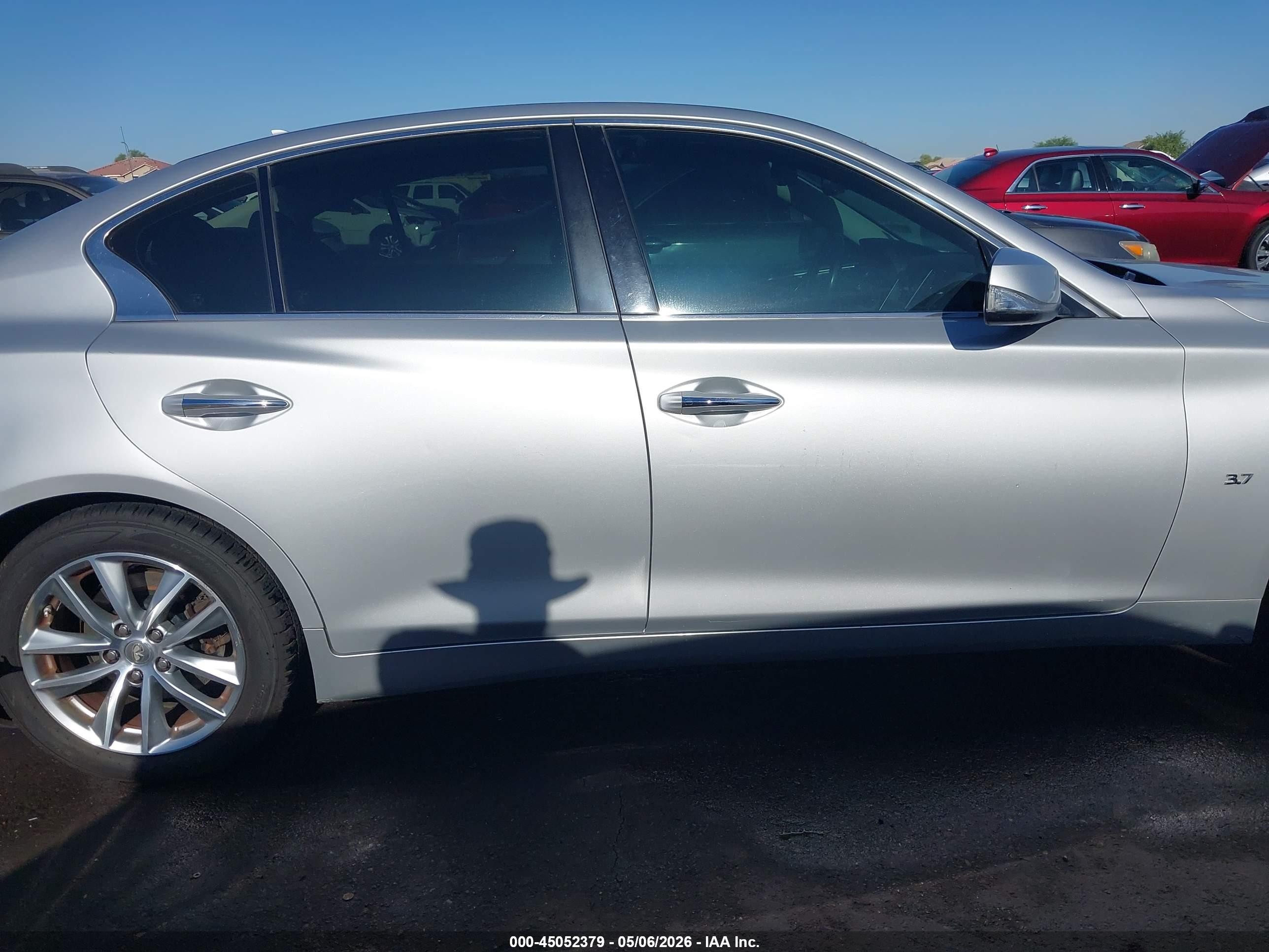 2014 Infiniti Q50 Premium/sport Серебряный vin: JN1BV7AP3EM686360