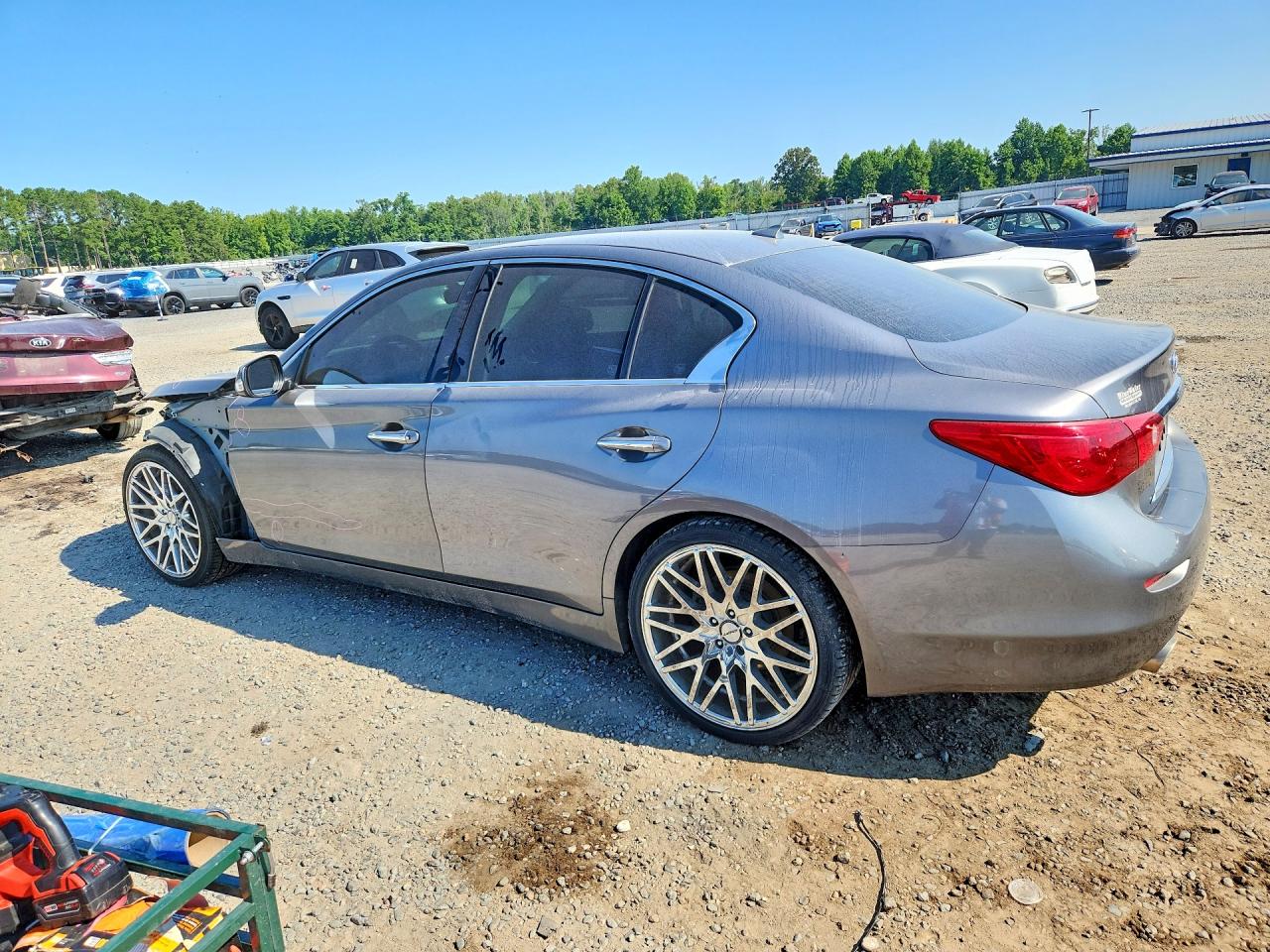 2014 Infiniti Q50 Base Silver vin: JN1BV7AP3EM692255