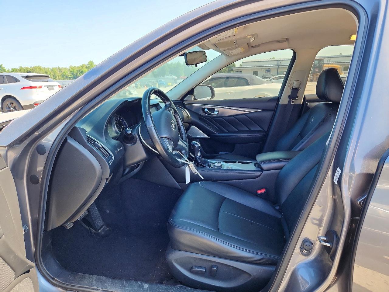 2014 Infiniti Q50 Base Silver vin: JN1BV7AP3EM692255