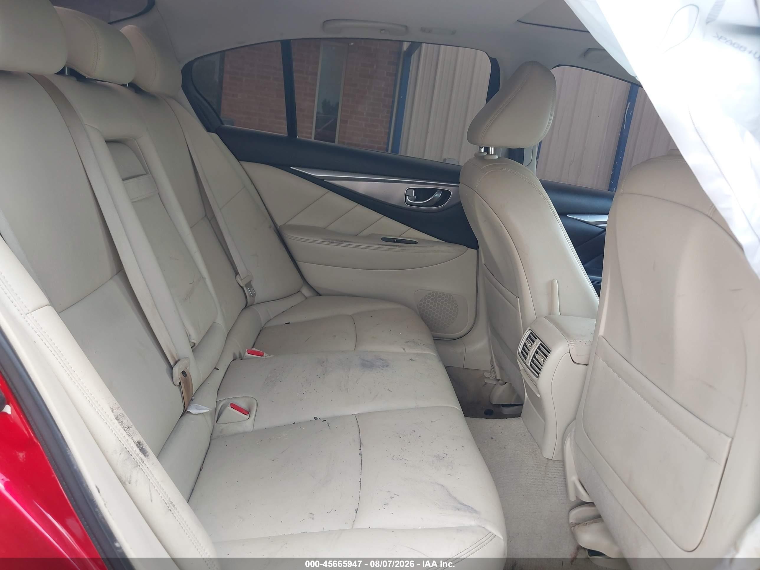2015 Infiniti Q50 Premium Красный vin: JN1BV7AP3FM330752