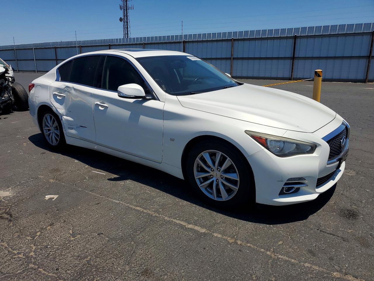2015 Infiniti Q50 Premium White vin: JN1BV7AP3FM333392