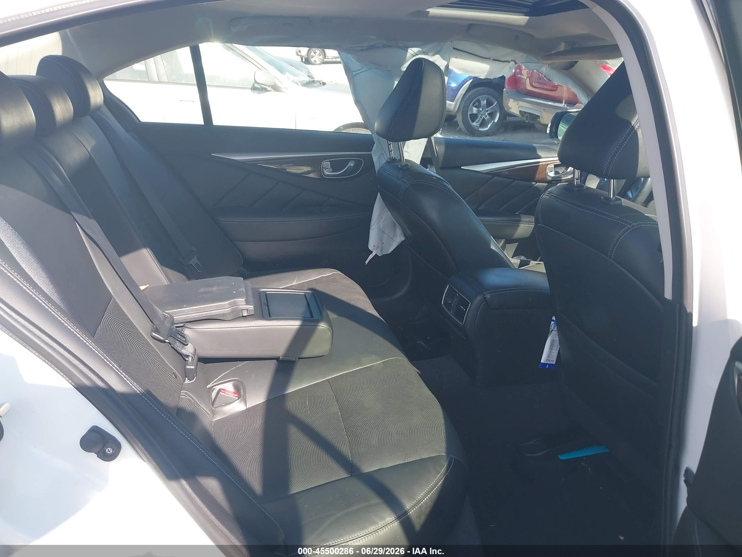 2015 Infiniti Q50 Premium White vin: JN1BV7AP3FM337216
