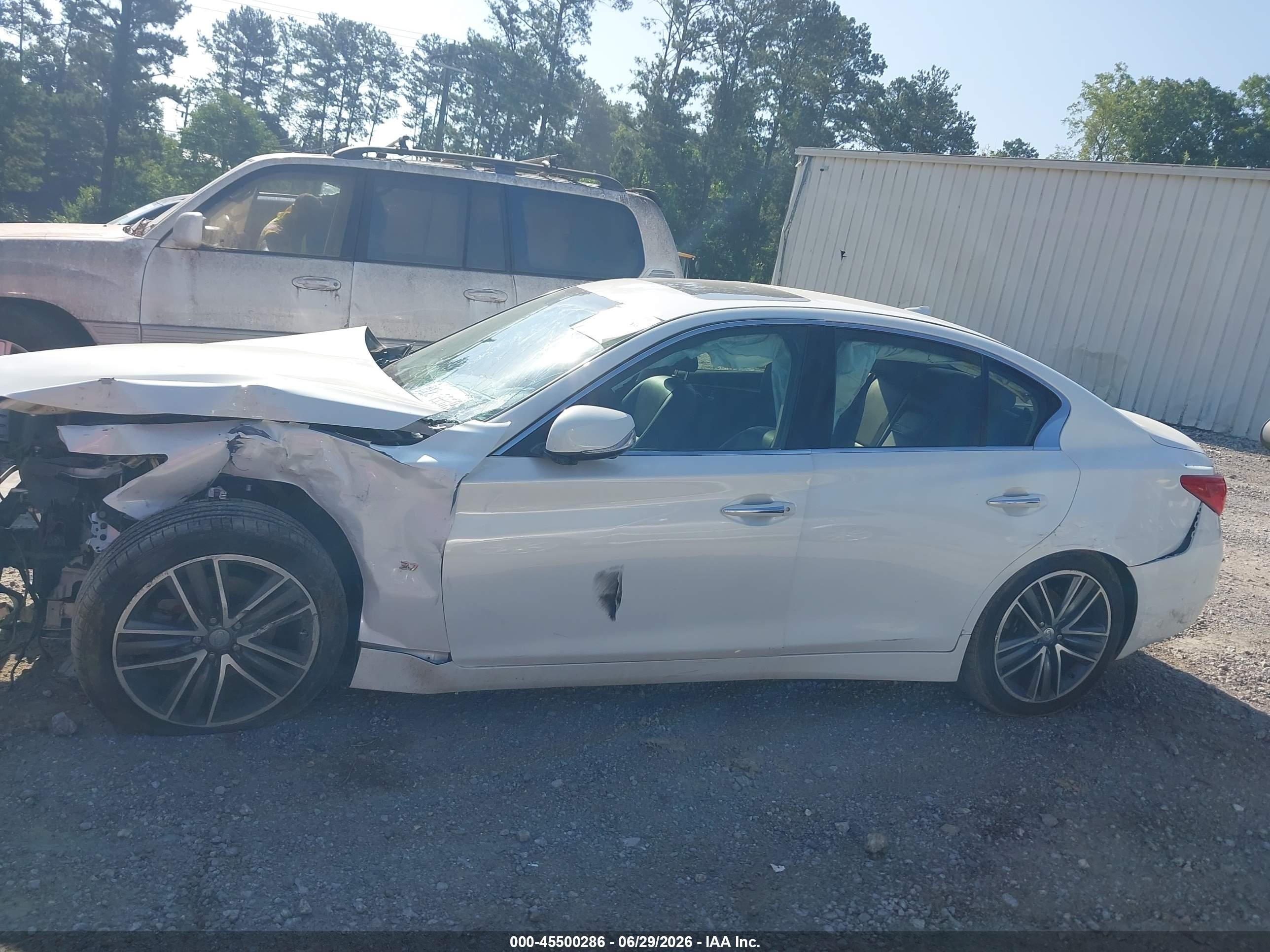 2015 Infiniti Q50 Premium White vin: JN1BV7AP3FM337216