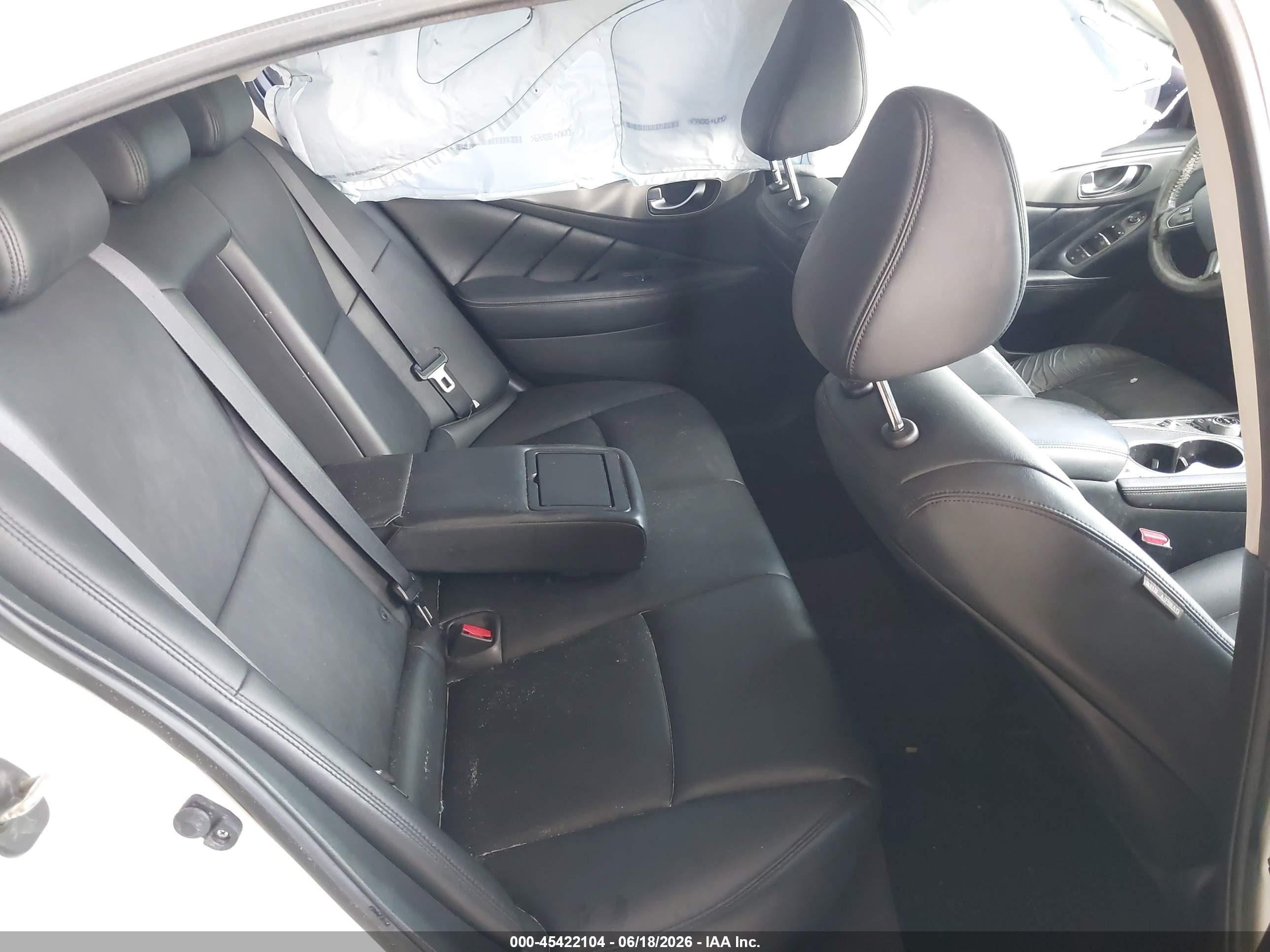 2015 Infiniti Q50 Premium White vin: JN1BV7AP3FM337930