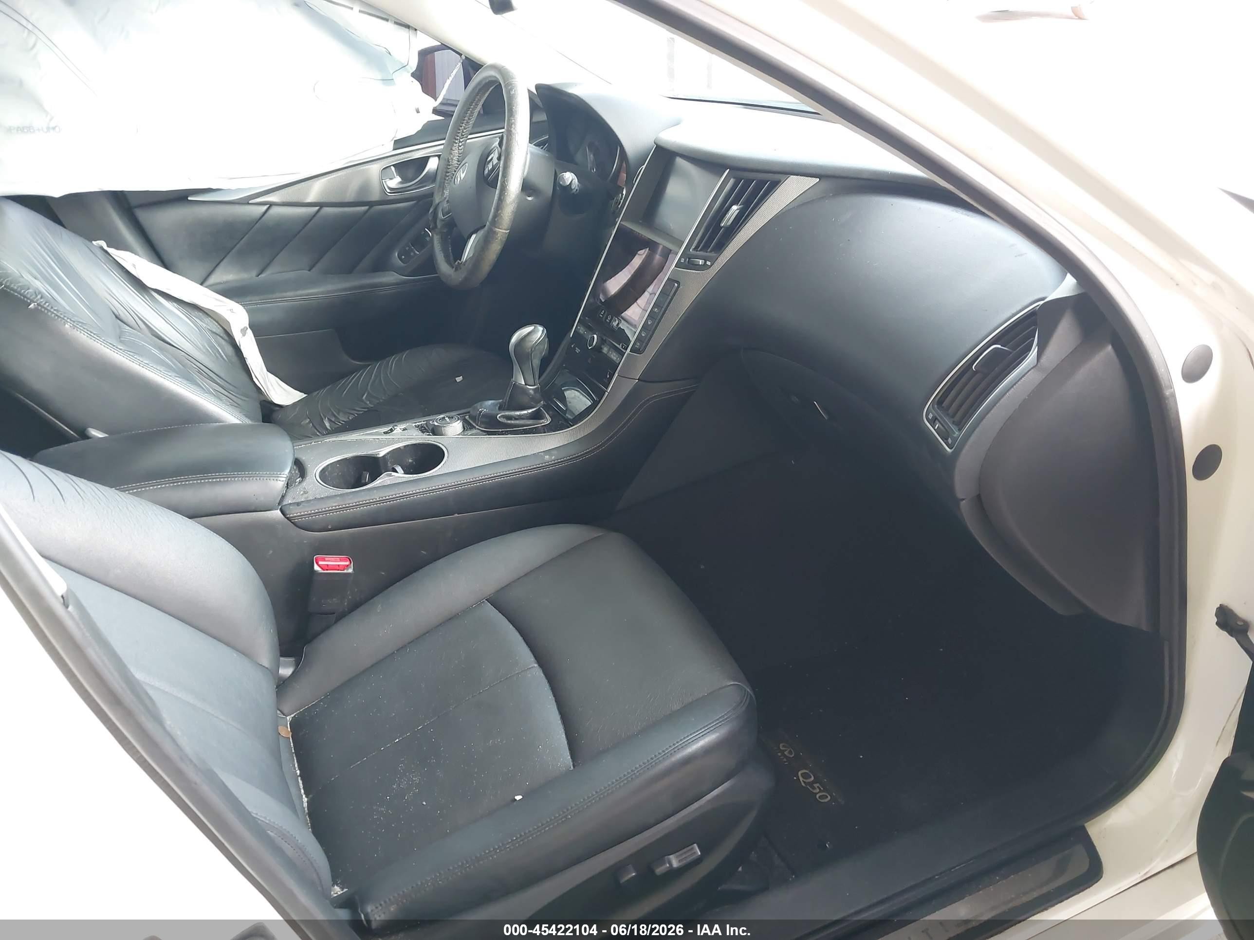 2015 Infiniti Q50 Premium White vin: JN1BV7AP3FM337930