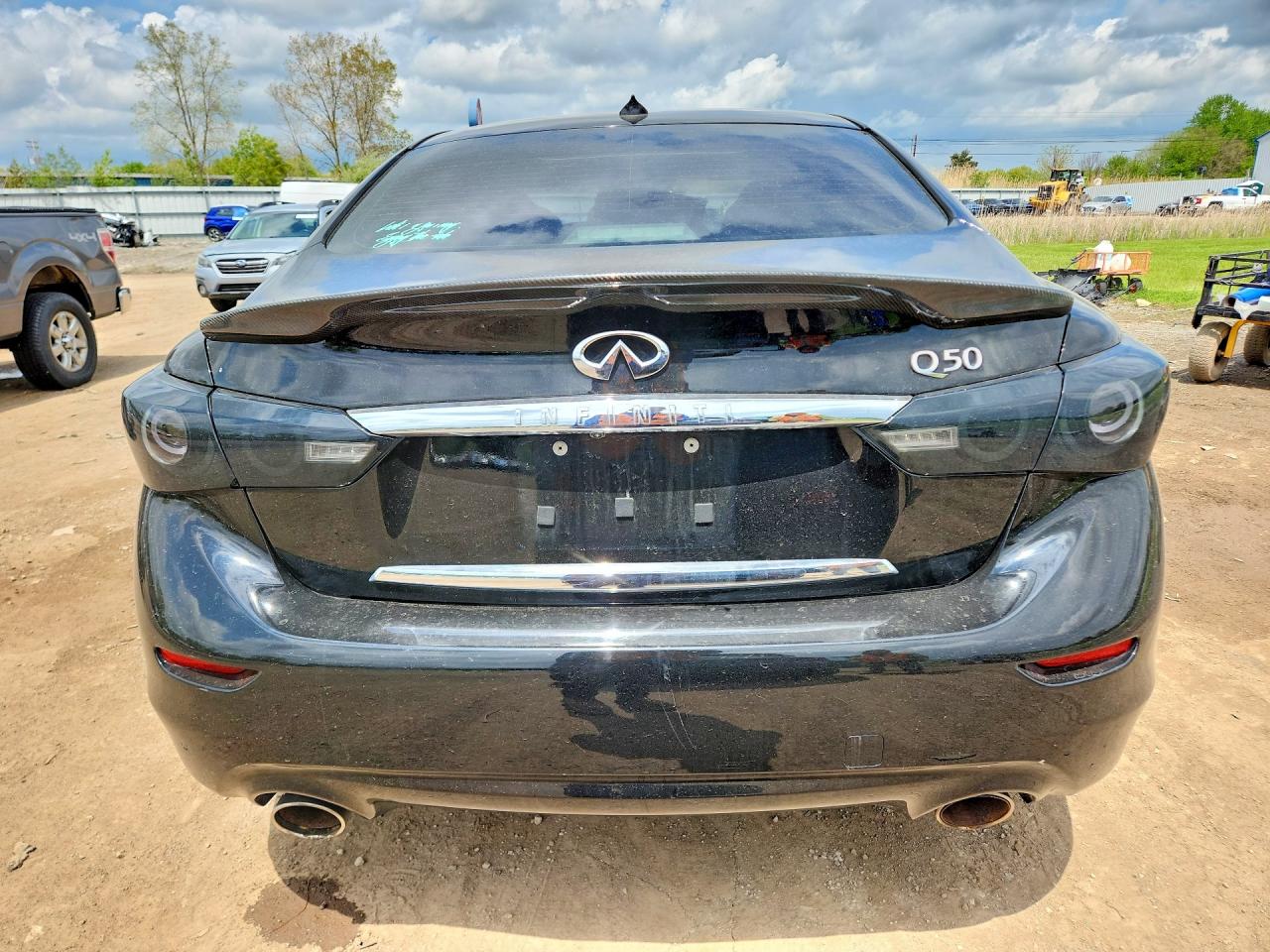 2015 Infiniti Q50 Premium Black vin: JN1BV7AP3FM338592