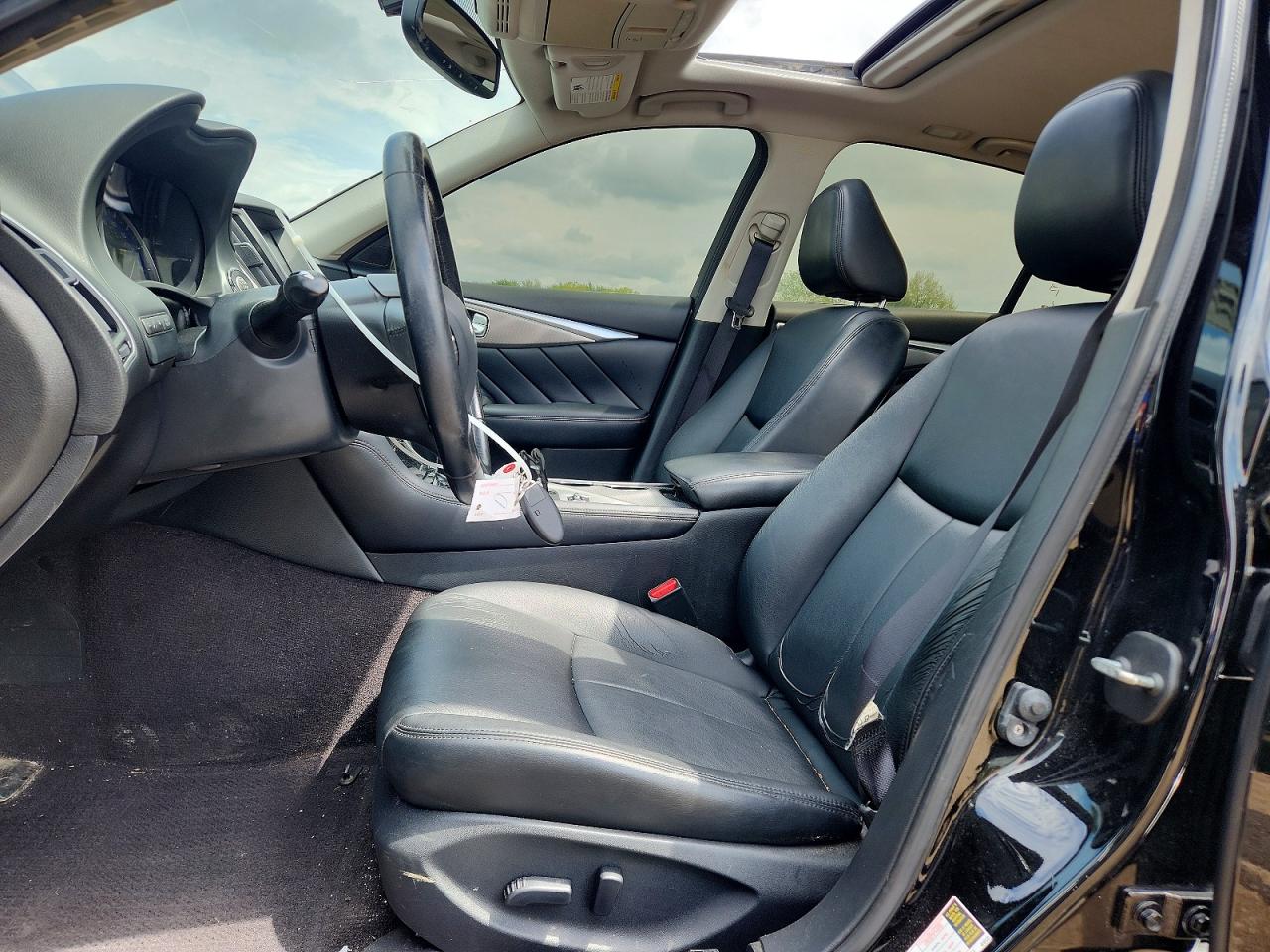 2015 Infiniti Q50 Premium Black vin: JN1BV7AP3FM338592