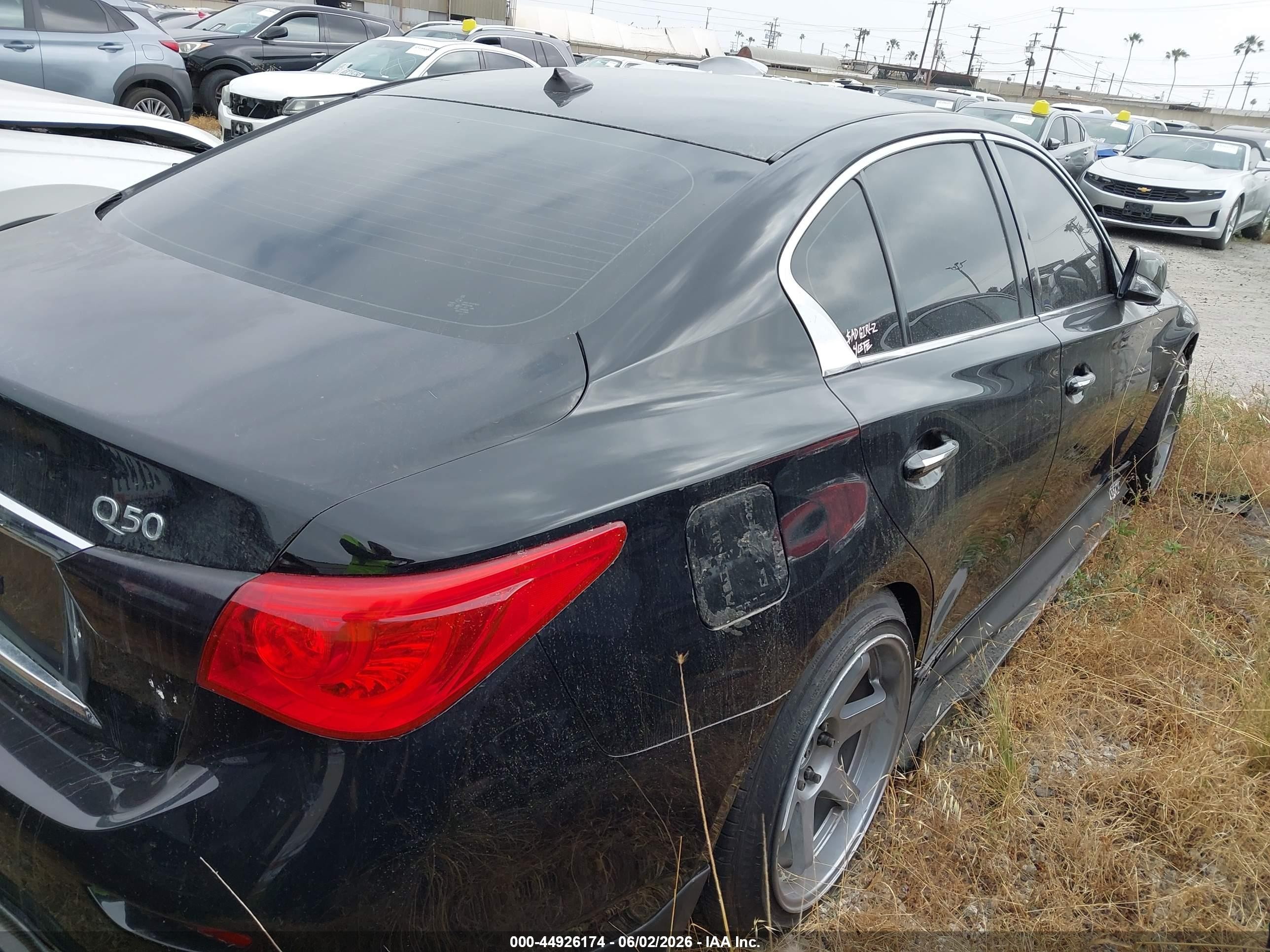 2015 Infiniti Q50 Premium Black vin: JN1BV7AP3FM351861