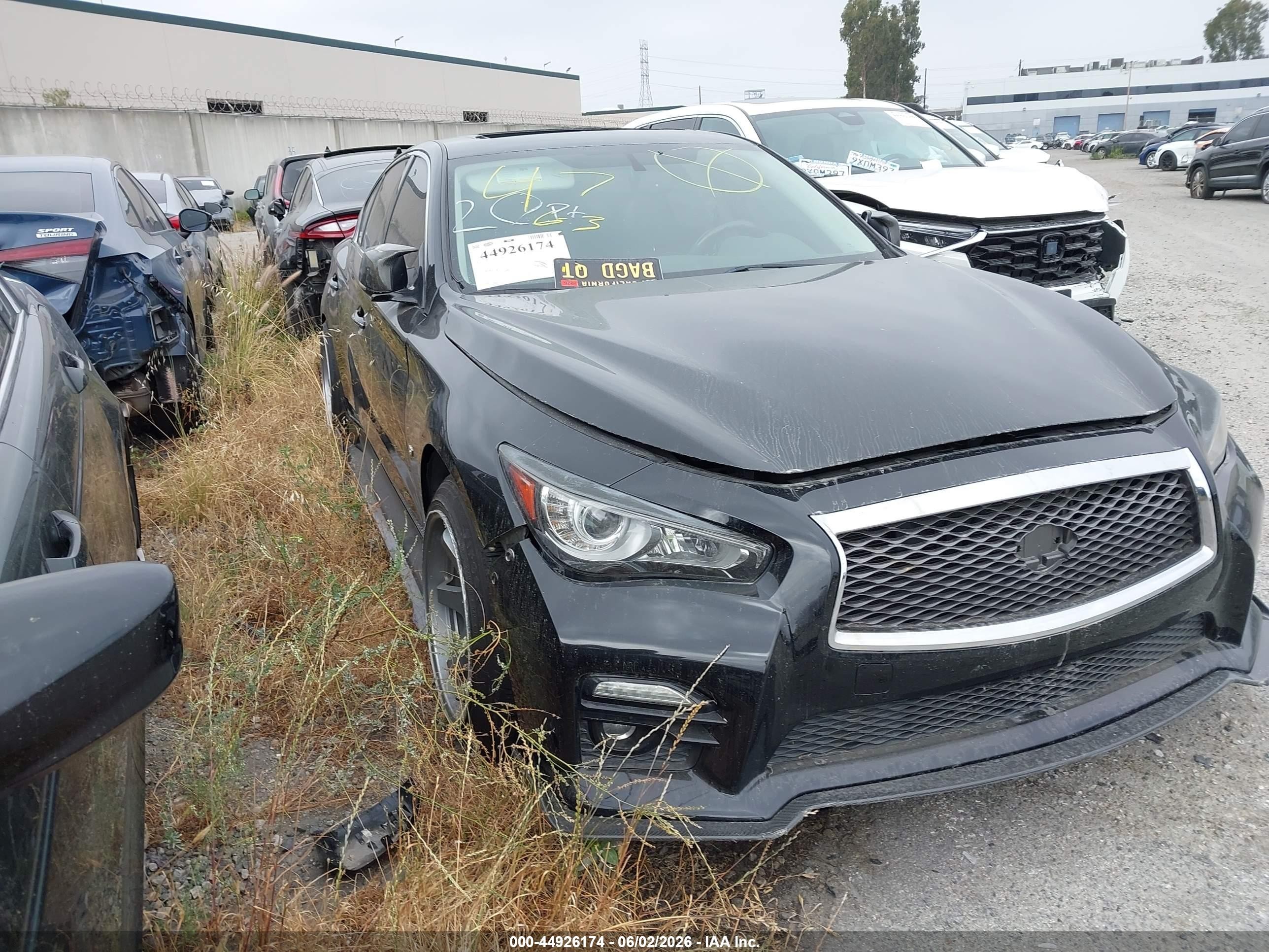 2015 Infiniti Q50 Premium Black vin: JN1BV7AP3FM351861