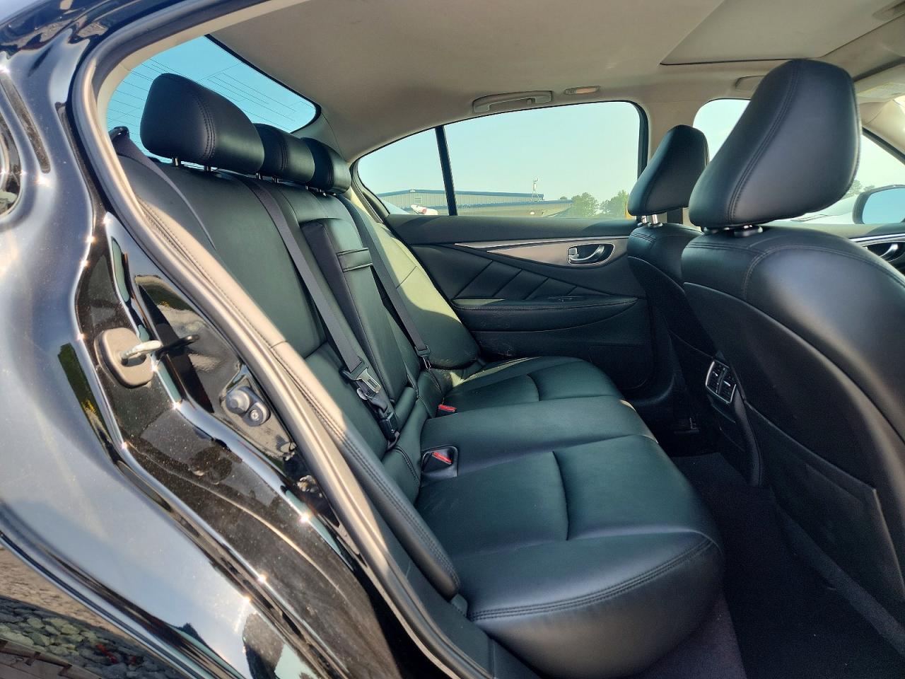 2015 Infiniti Q50 Premium Black vin: JN1BV7AP3FM353190