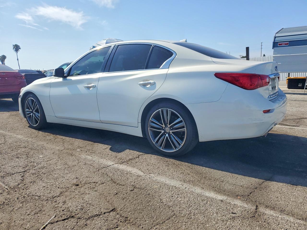 2015 Infiniti Q50 Premium White vin: JN1BV7AP3FM354050