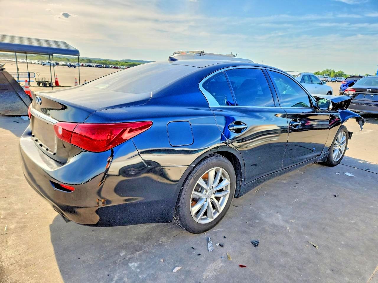 2015 Infiniti Q50 Premium Black vin: JN1BV7AP3FM355022