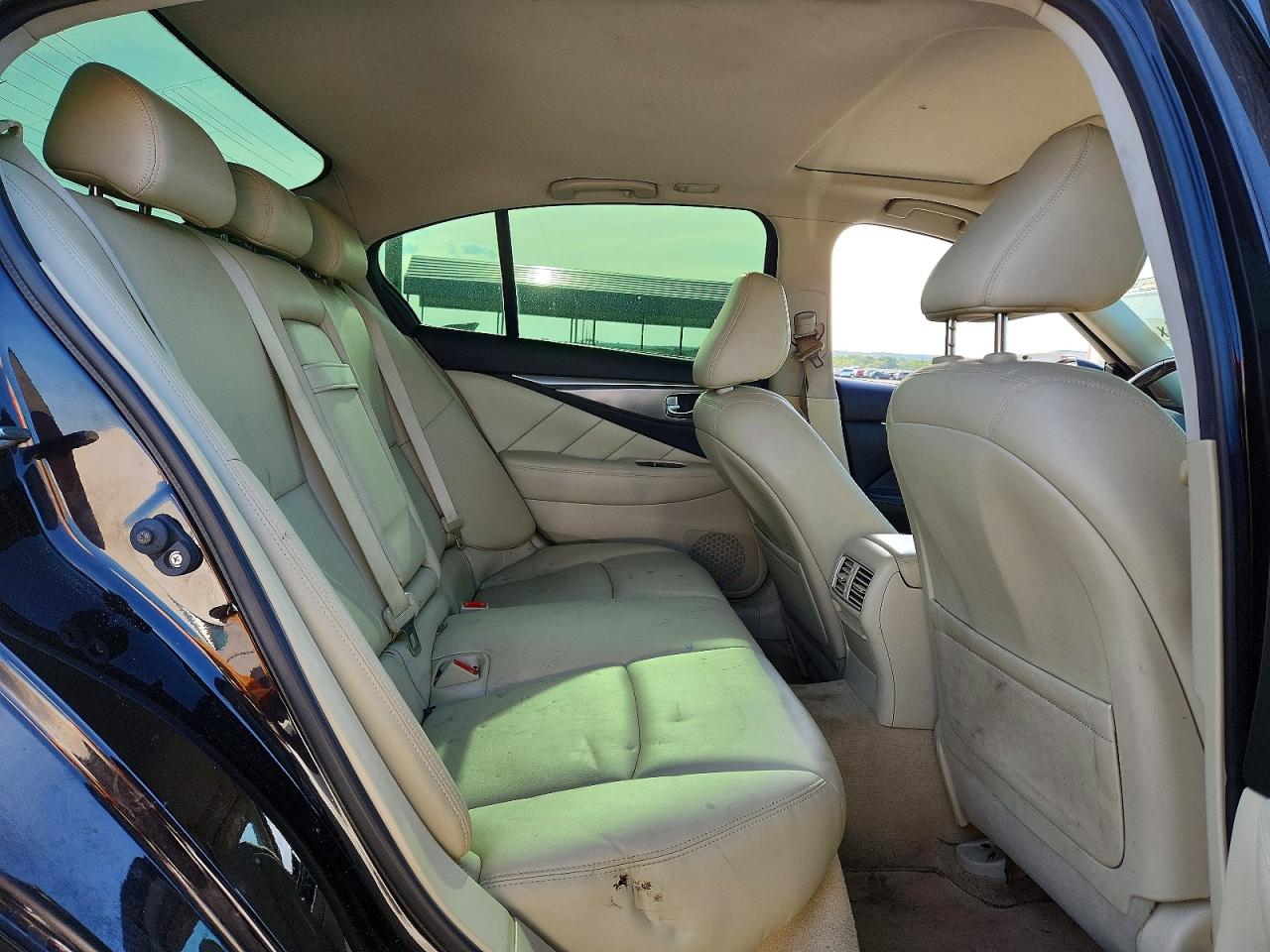 2015 Infiniti Q50 Premium Black vin: JN1BV7AP3FM355022