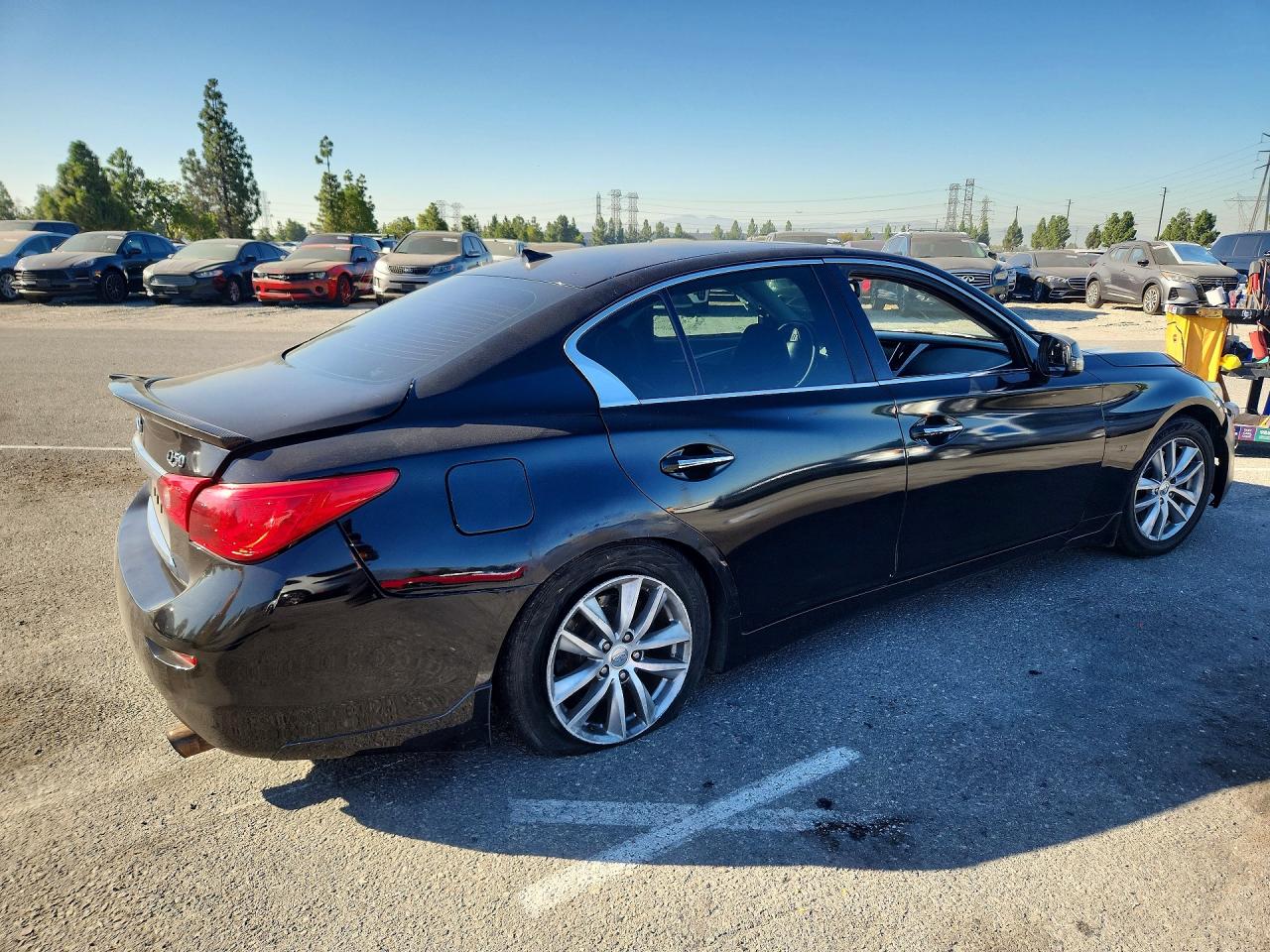 2015 Infiniti Q50 Premium Black vin: JN1BV7AP3FM355215