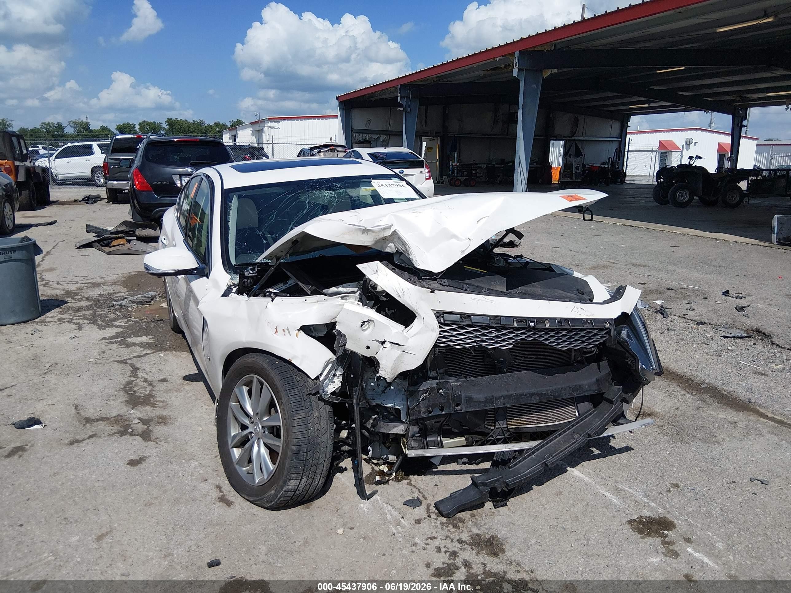 2014 Infiniti Q50 Premium White vin: JN1BV7AP4EM672791