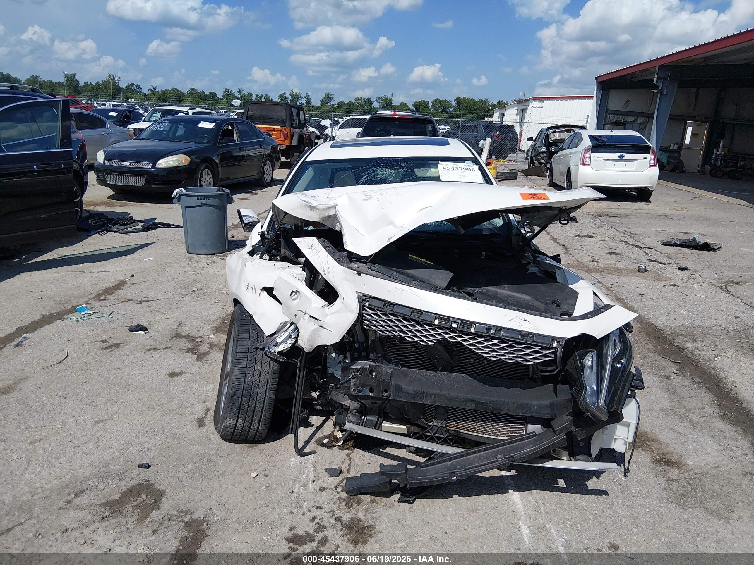 2014 Infiniti Q50 Premium White vin: JN1BV7AP4EM672791