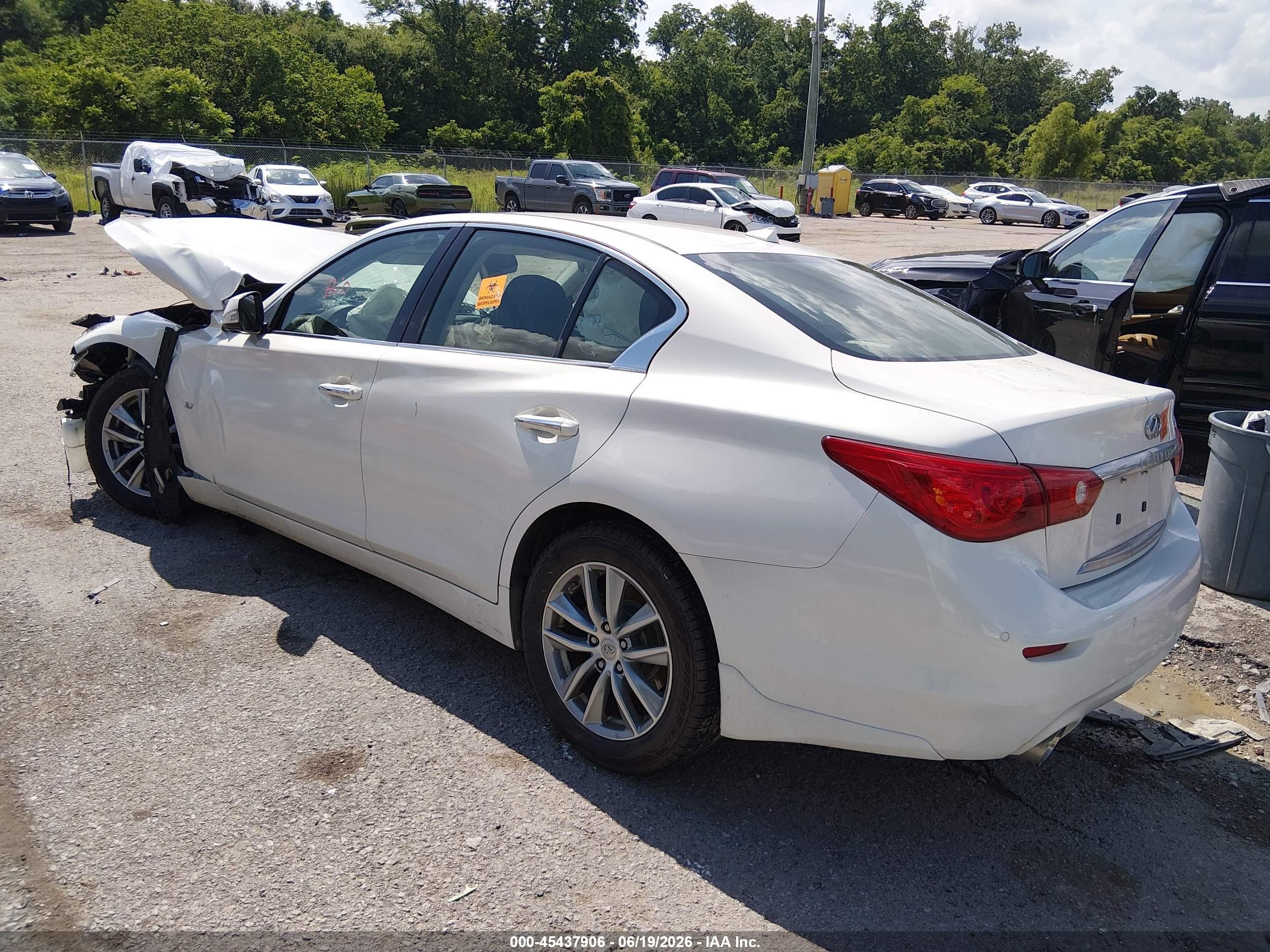2014 Infiniti Q50 Premium White vin: JN1BV7AP4EM672791