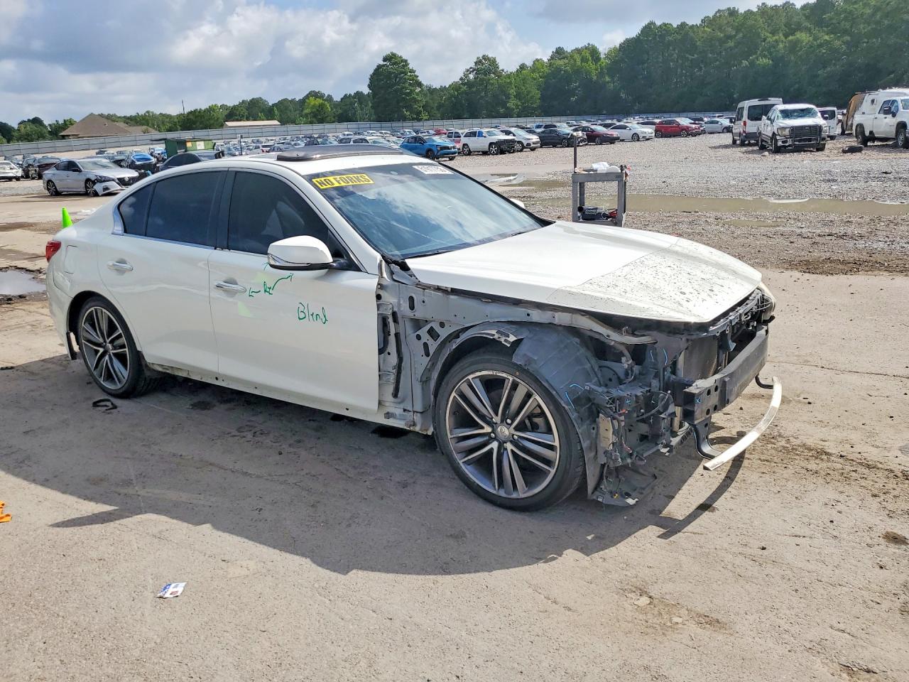 2014 Infiniti Q50 Premium White vin: JN1BV7AP4EM677523