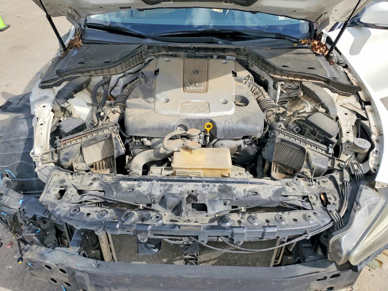 2014 Infiniti Q50 Premium White vin: JN1BV7AP4EM677523