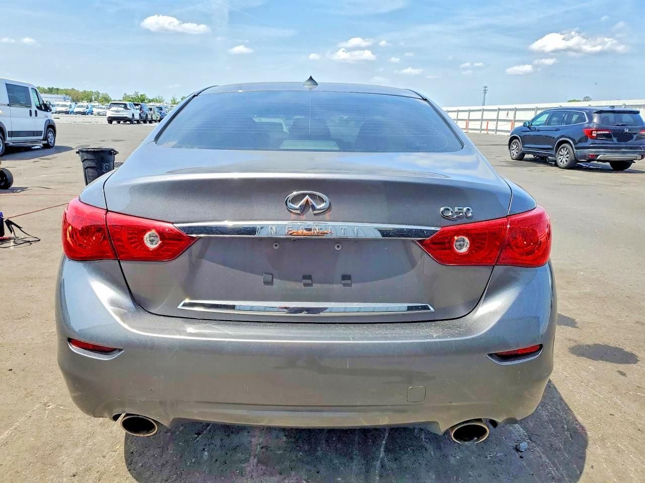2014 Infiniti Q50 Base Silver vin: JN1BV7AP4EM686397