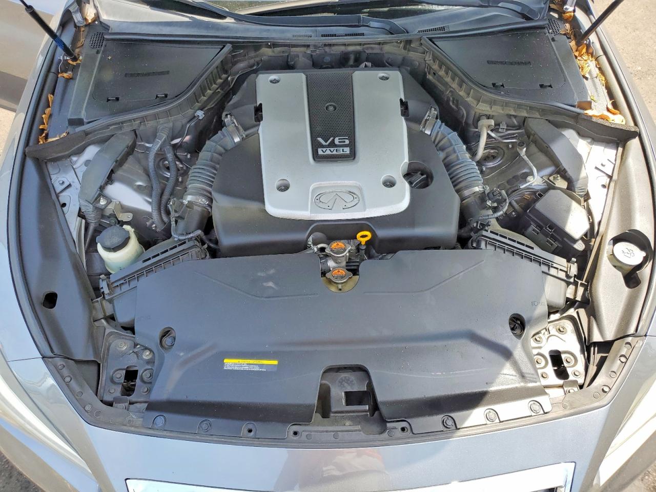 2014 Infiniti Q50 Base Silver vin: JN1BV7AP4EM686397