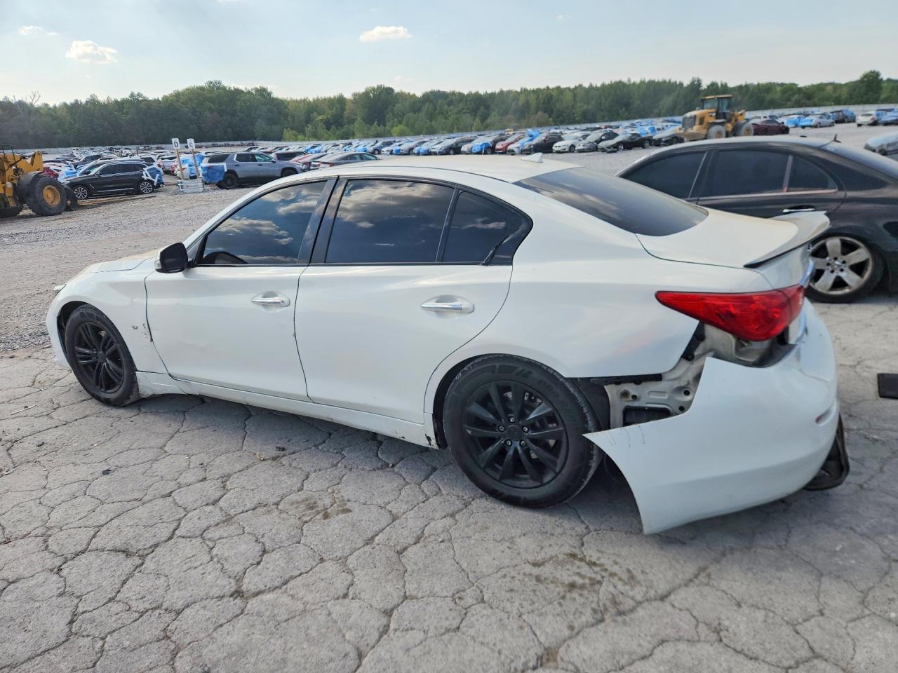 2015 Infiniti Q50 Premium White vin: JN1BV7AP4FM331795