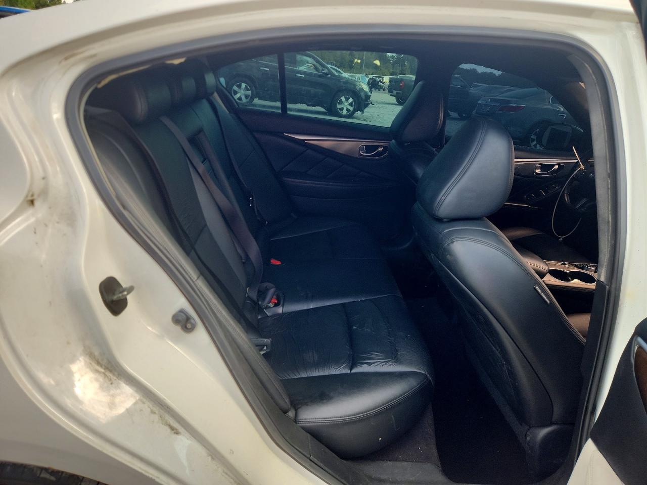 2015 Infiniti Q50 Premium White vin: JN1BV7AP4FM331795