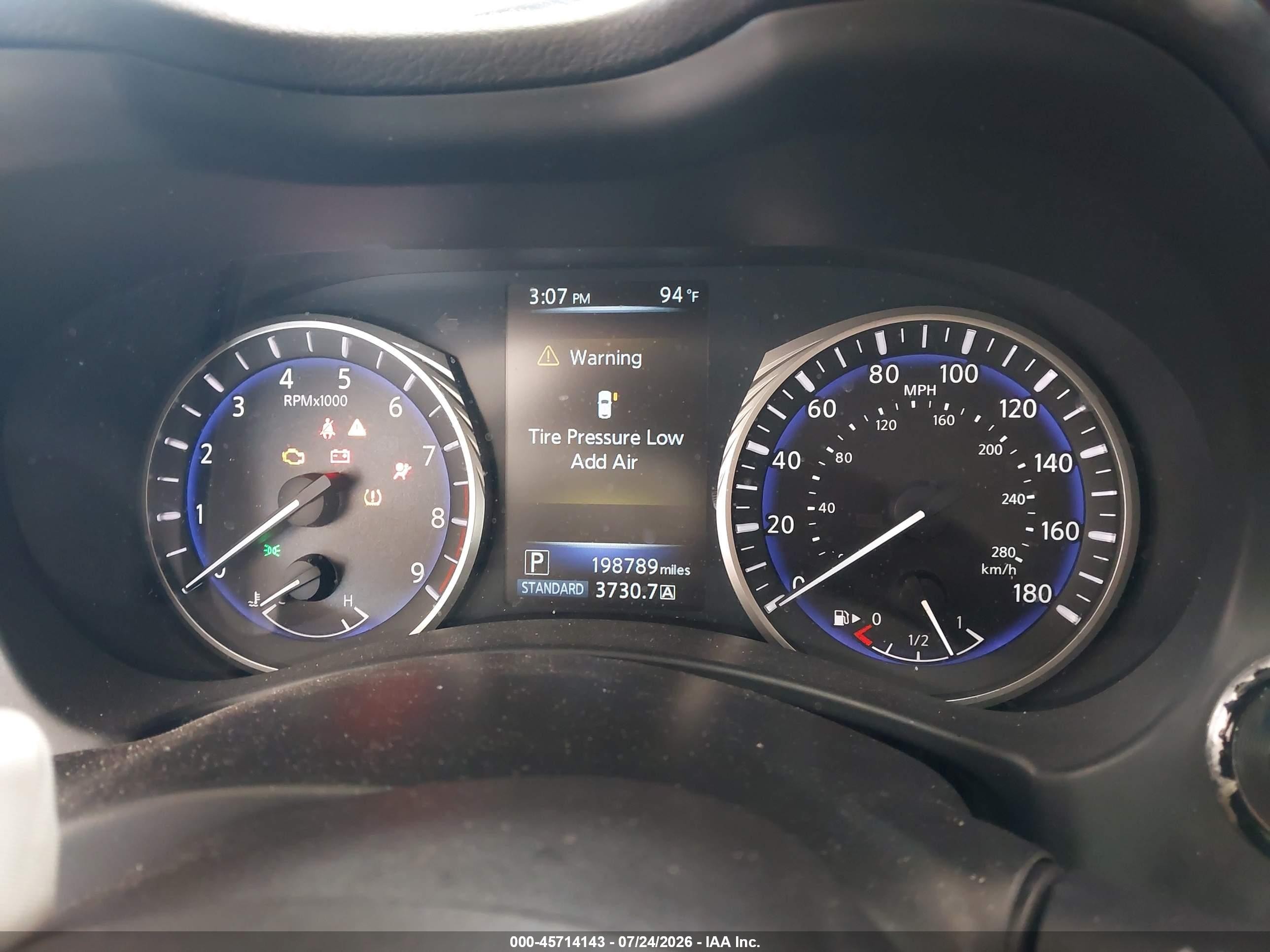 2015 Infiniti Q50 Premium/sport Серебряный vin: JN1BV7AP4FM333949