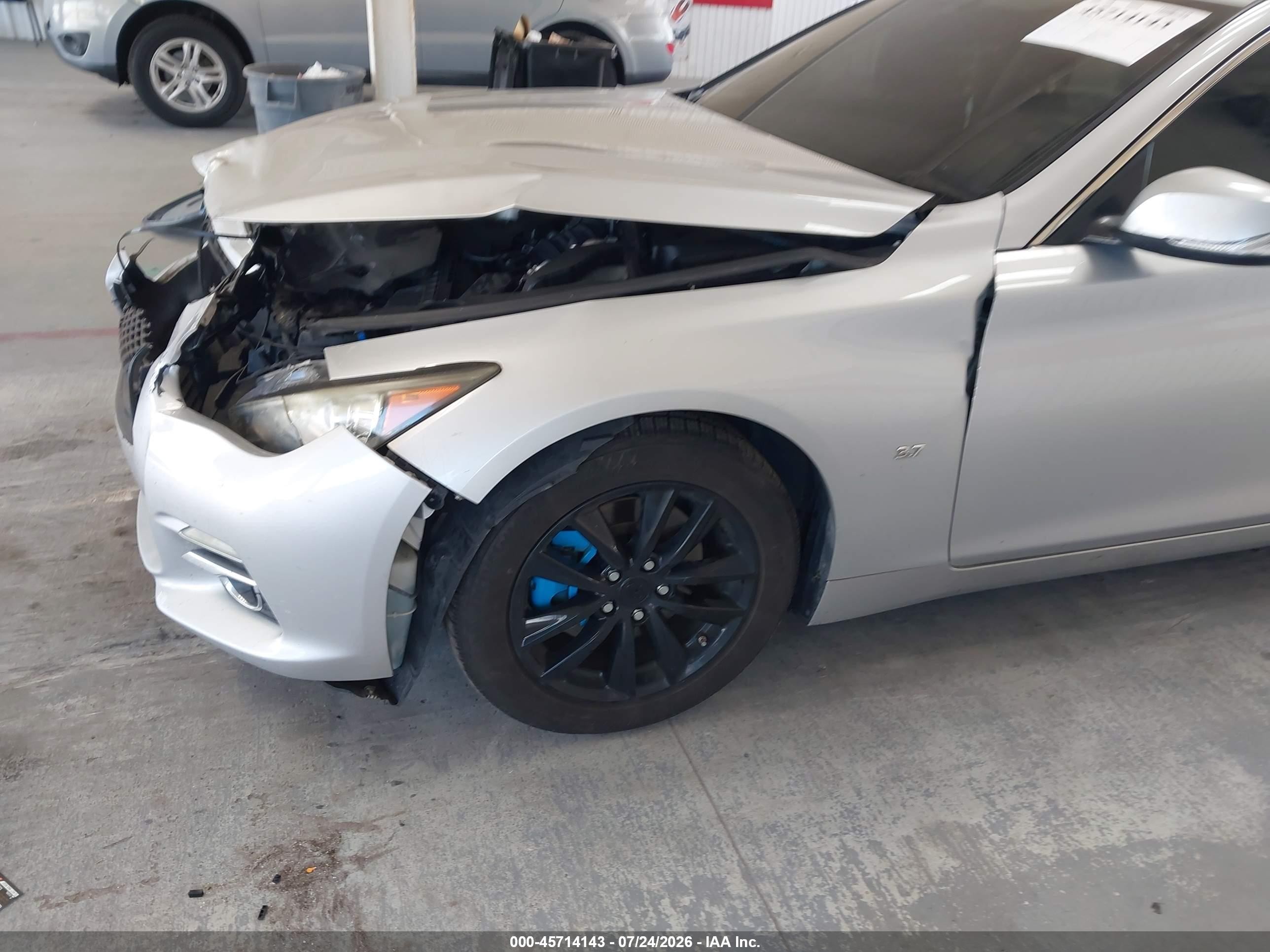 2015 Infiniti Q50 Premium/sport Серебряный vin: JN1BV7AP4FM333949