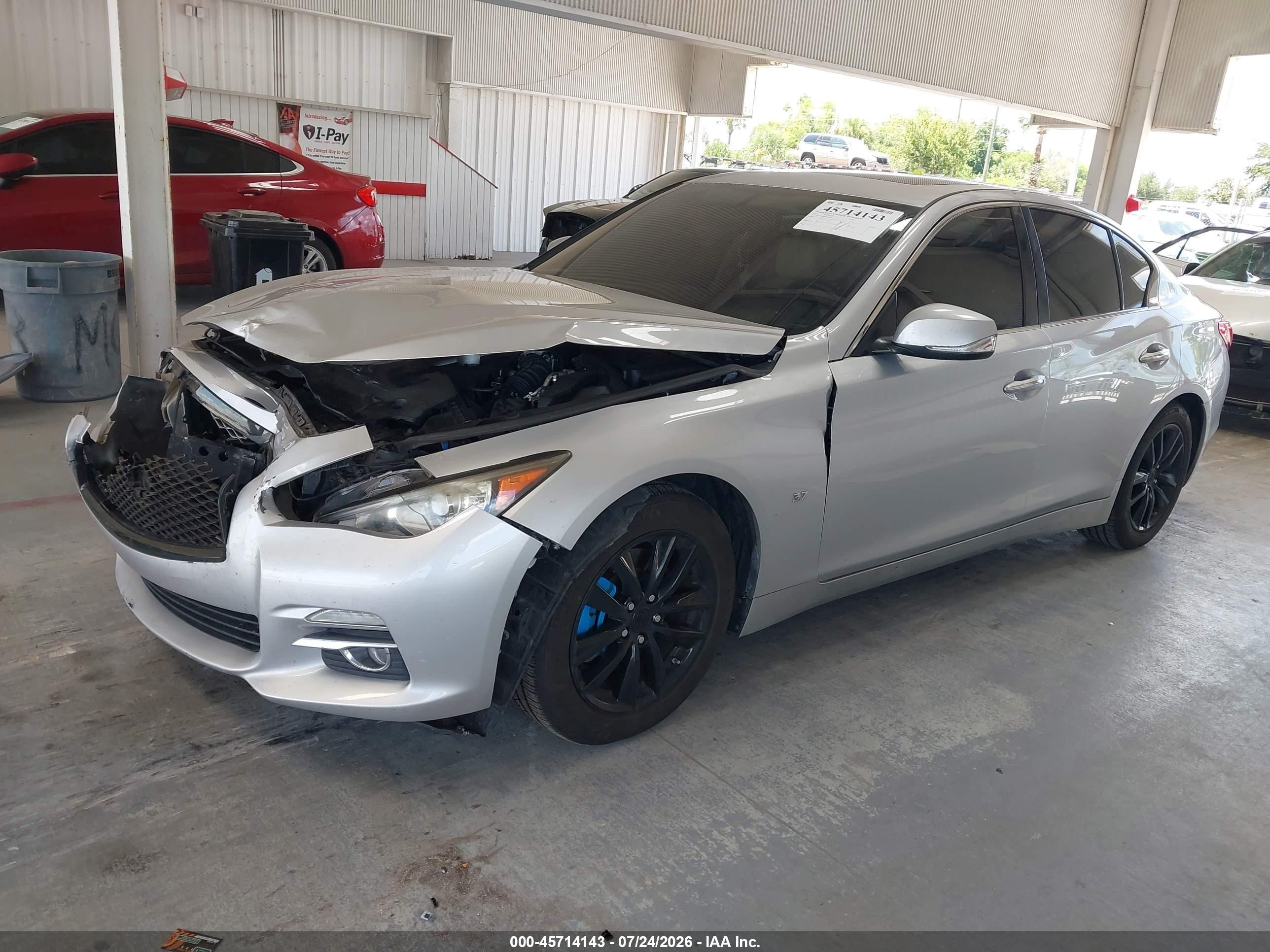 2015 Infiniti Q50 Premium/sport Серебряный vin: JN1BV7AP4FM333949