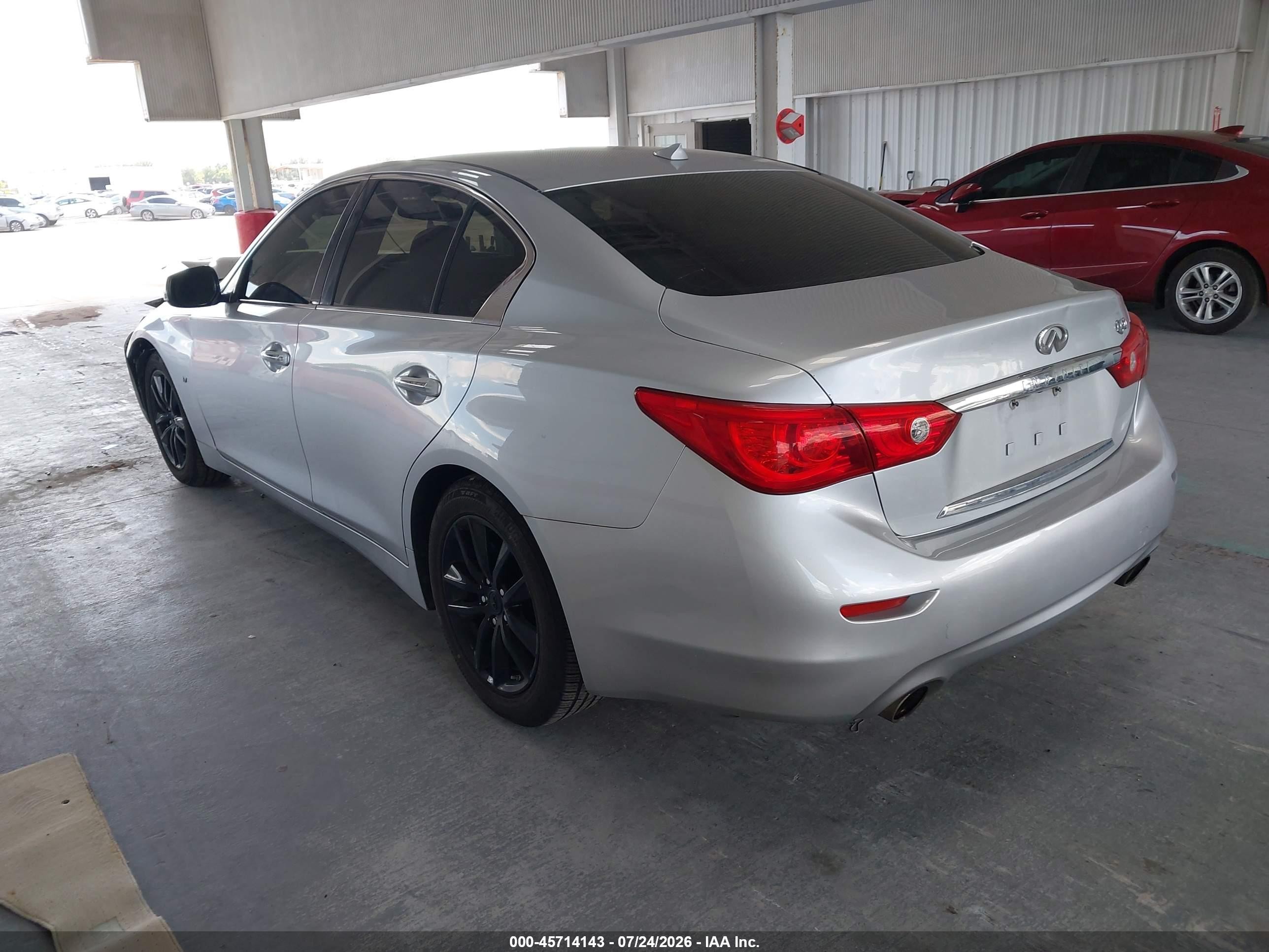 2015 Infiniti Q50 Premium/sport Серебряный vin: JN1BV7AP4FM333949