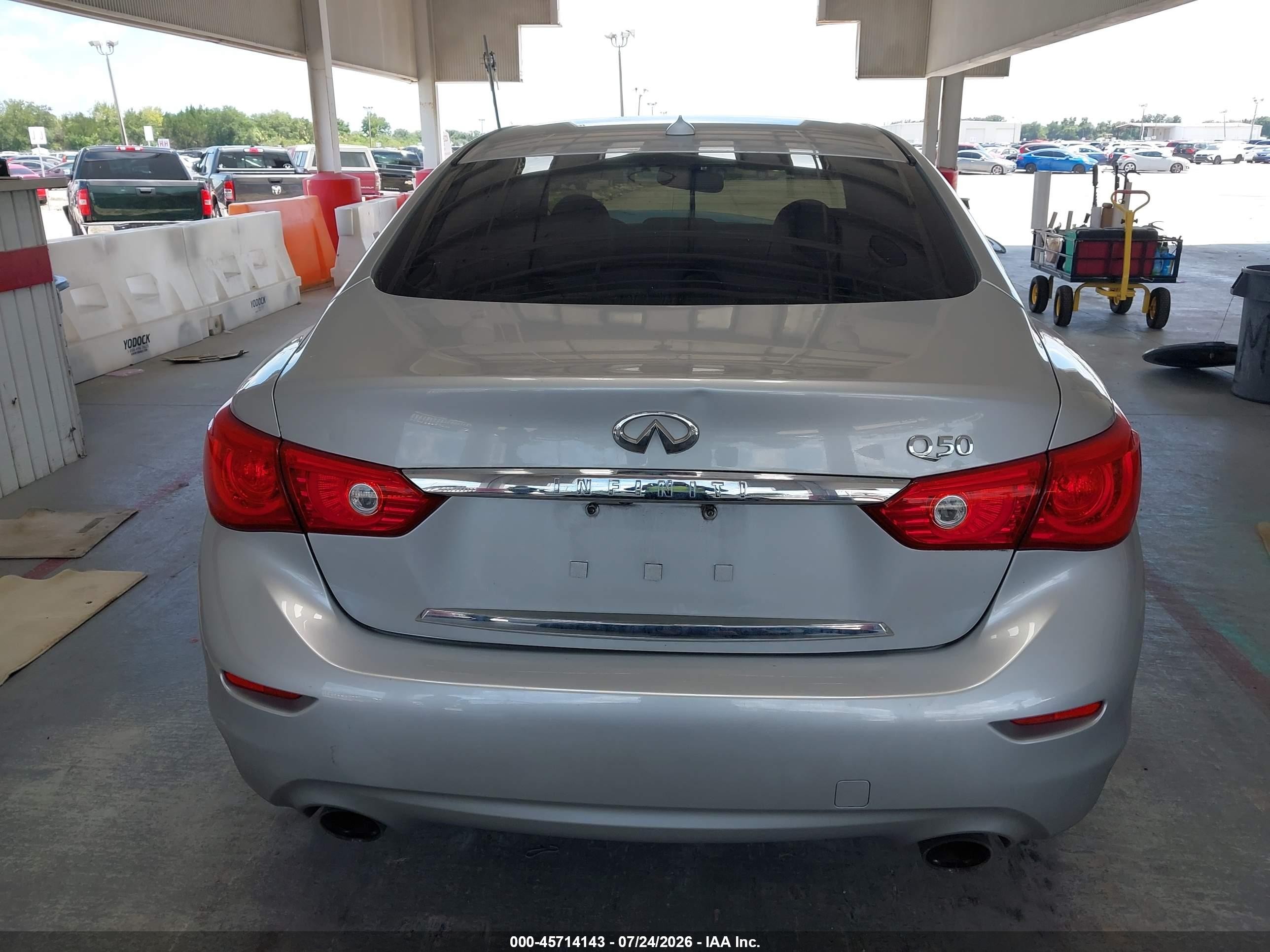 2015 Infiniti Q50 Premium/sport Серебряный vin: JN1BV7AP4FM333949