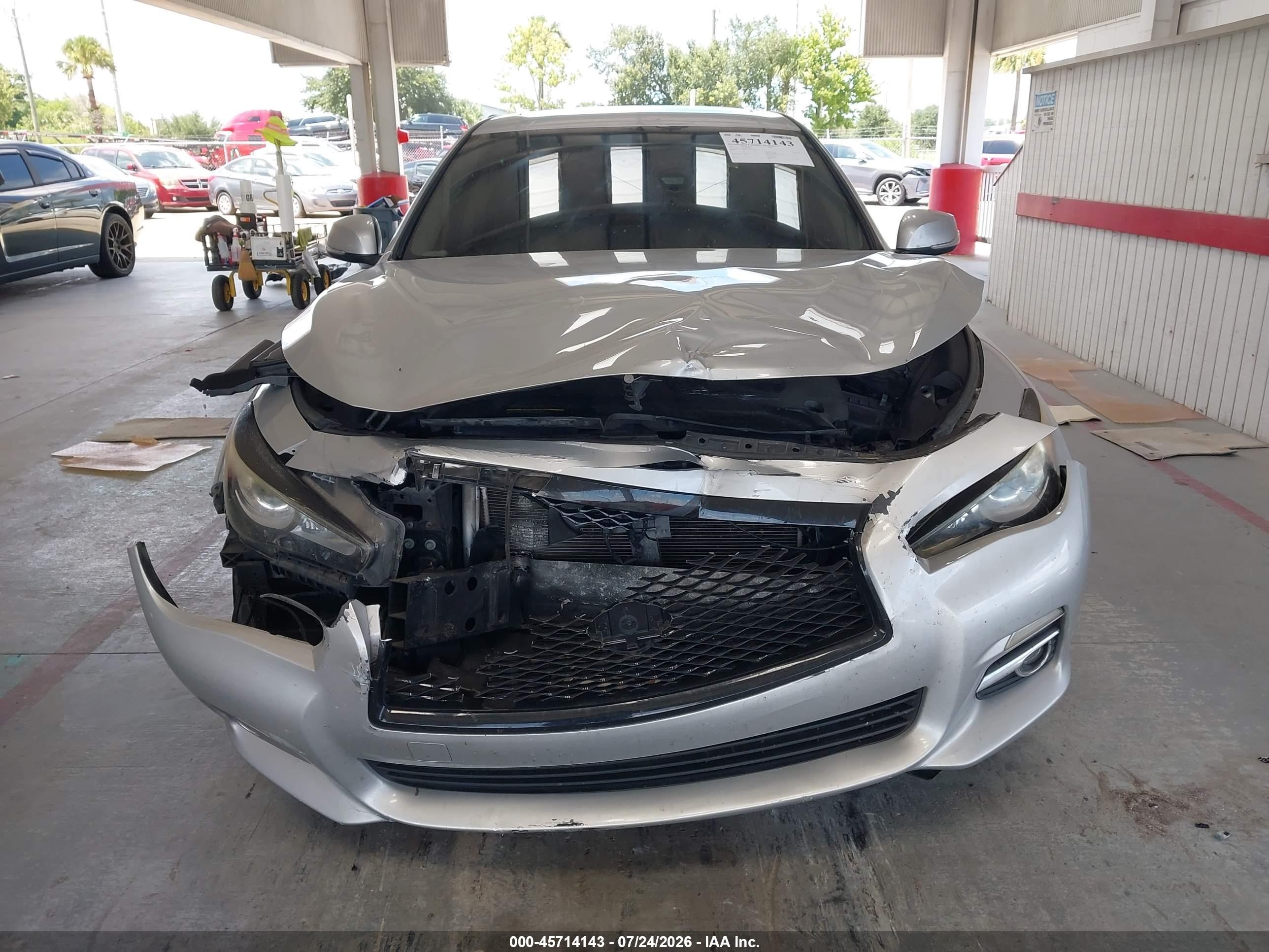 2015 Infiniti Q50 Premium/sport Серебряный vin: JN1BV7AP4FM333949