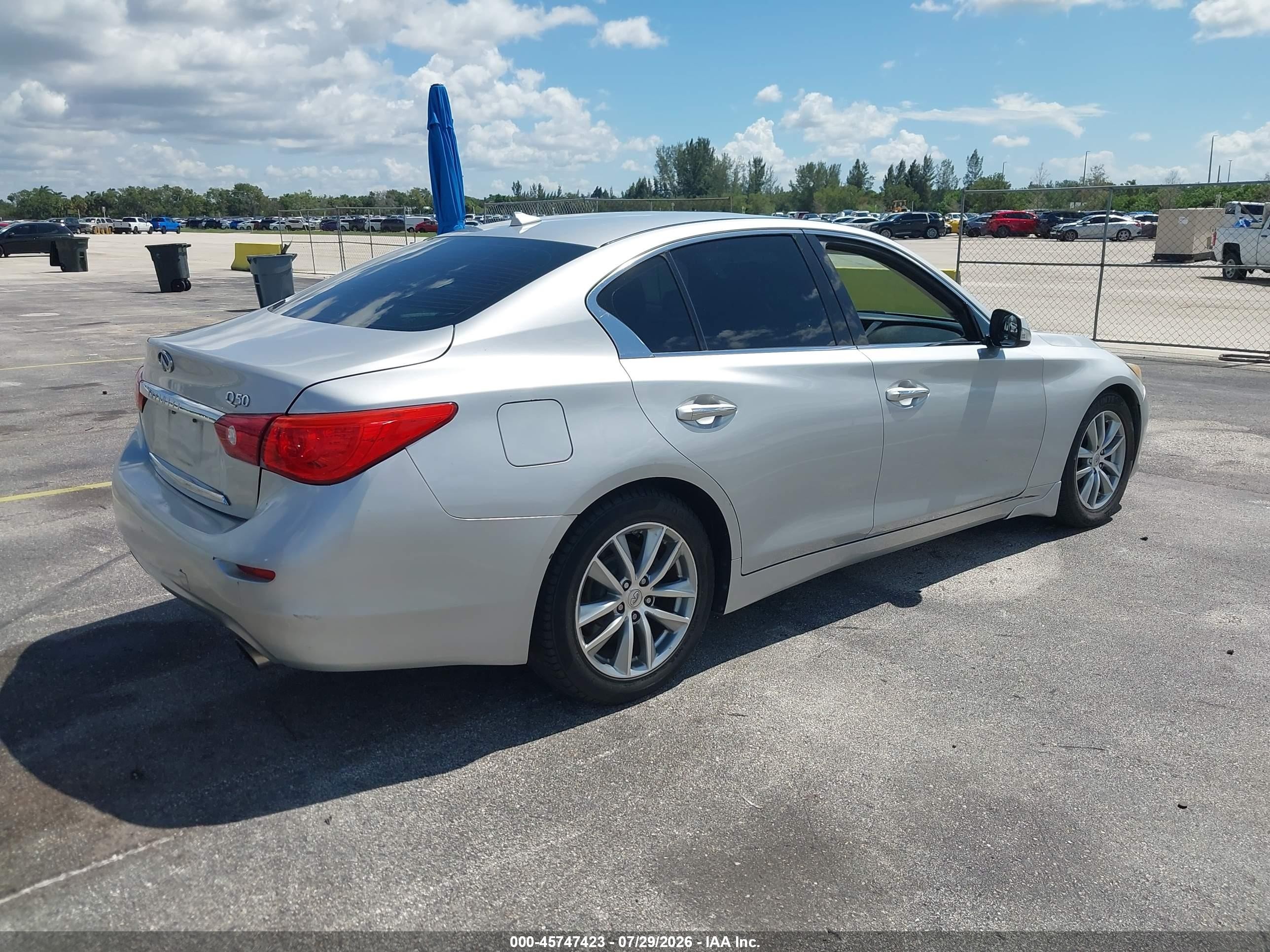 2015 Infiniti Q50 Premium Silver vin: JN1BV7AP4FM344322