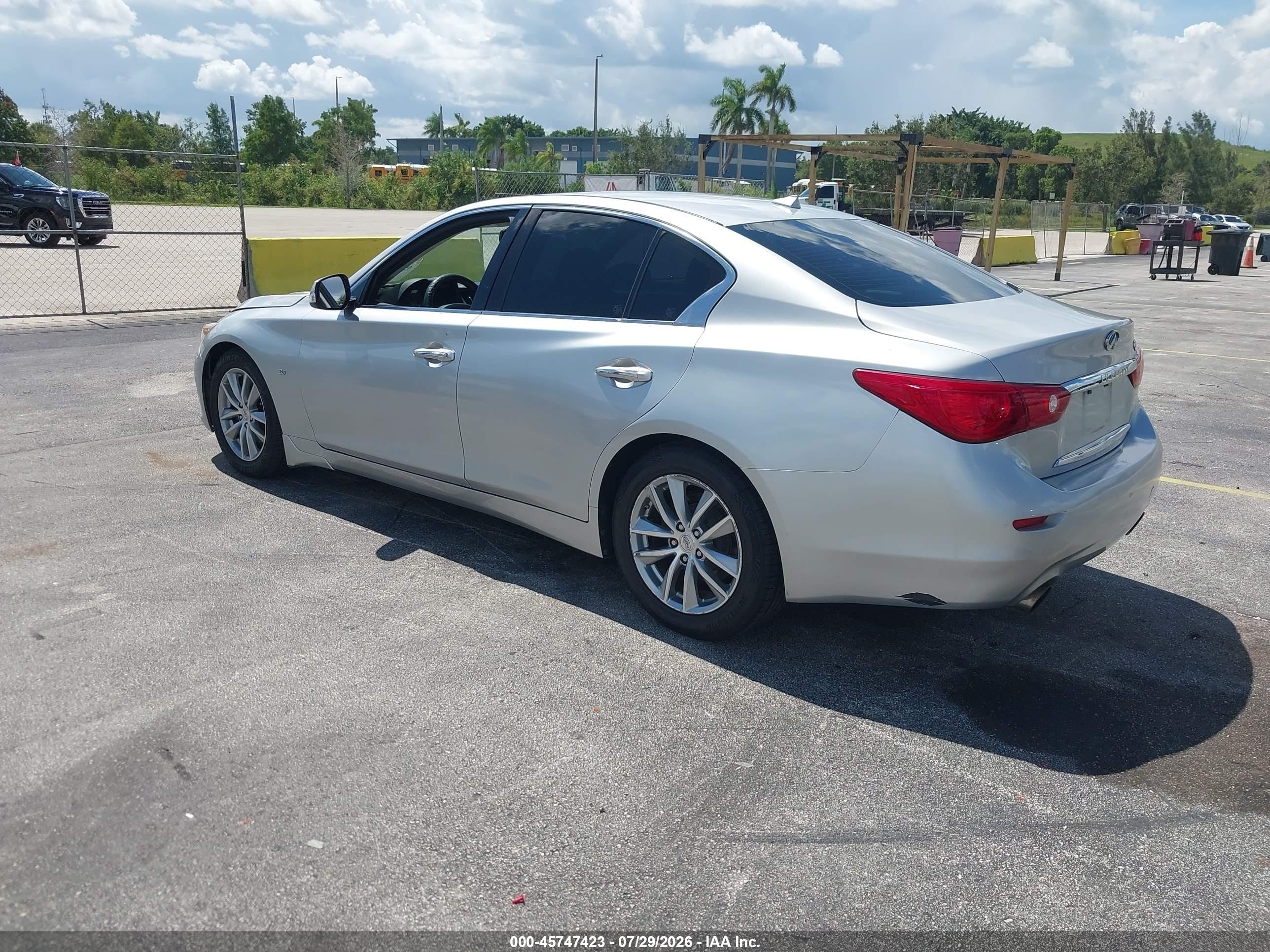 2015 Infiniti Q50 Premium Silver vin: JN1BV7AP4FM344322
