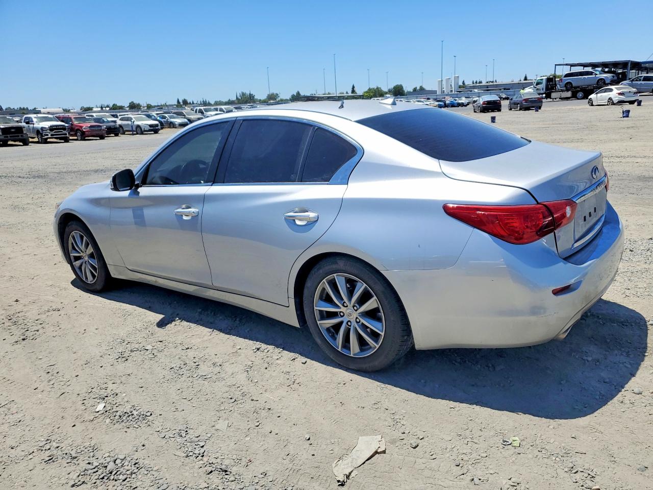 2015 Infiniti Q50 Base Серебряный vin: JN1BV7AP4FM345860