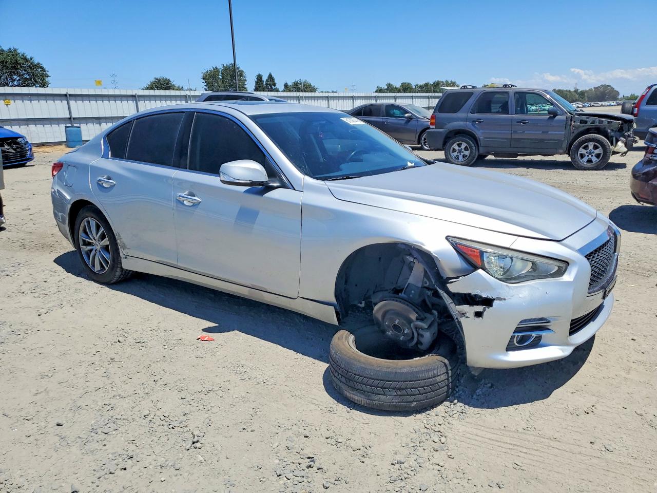 2015 Infiniti Q50 Base Серебряный vin: JN1BV7AP4FM345860