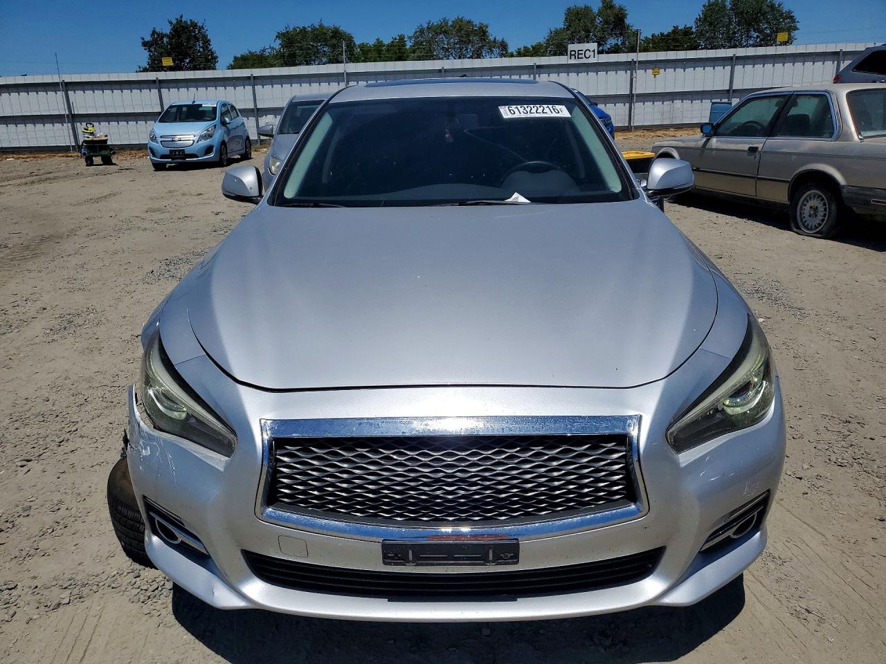 2015 Infiniti Q50 Base Серебряный vin: JN1BV7AP4FM345860