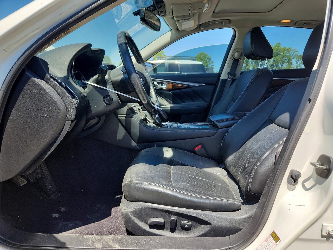 2015 Infiniti Q50 Premium White vin: JN1BV7AP4FM347186