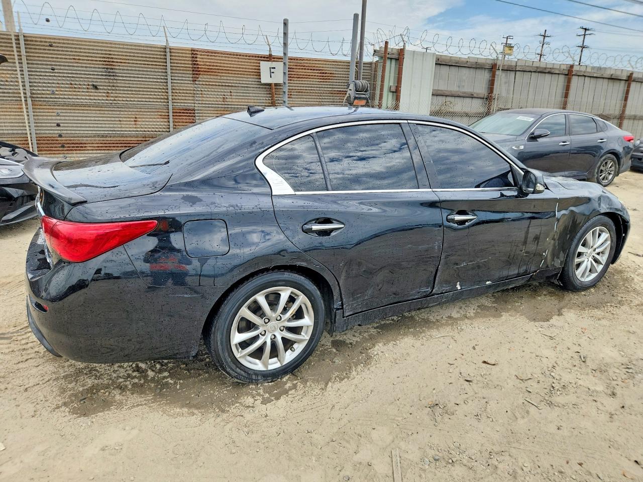 2015 Infiniti Q50 Premium Black vin: JN1BV7AP4FM355210