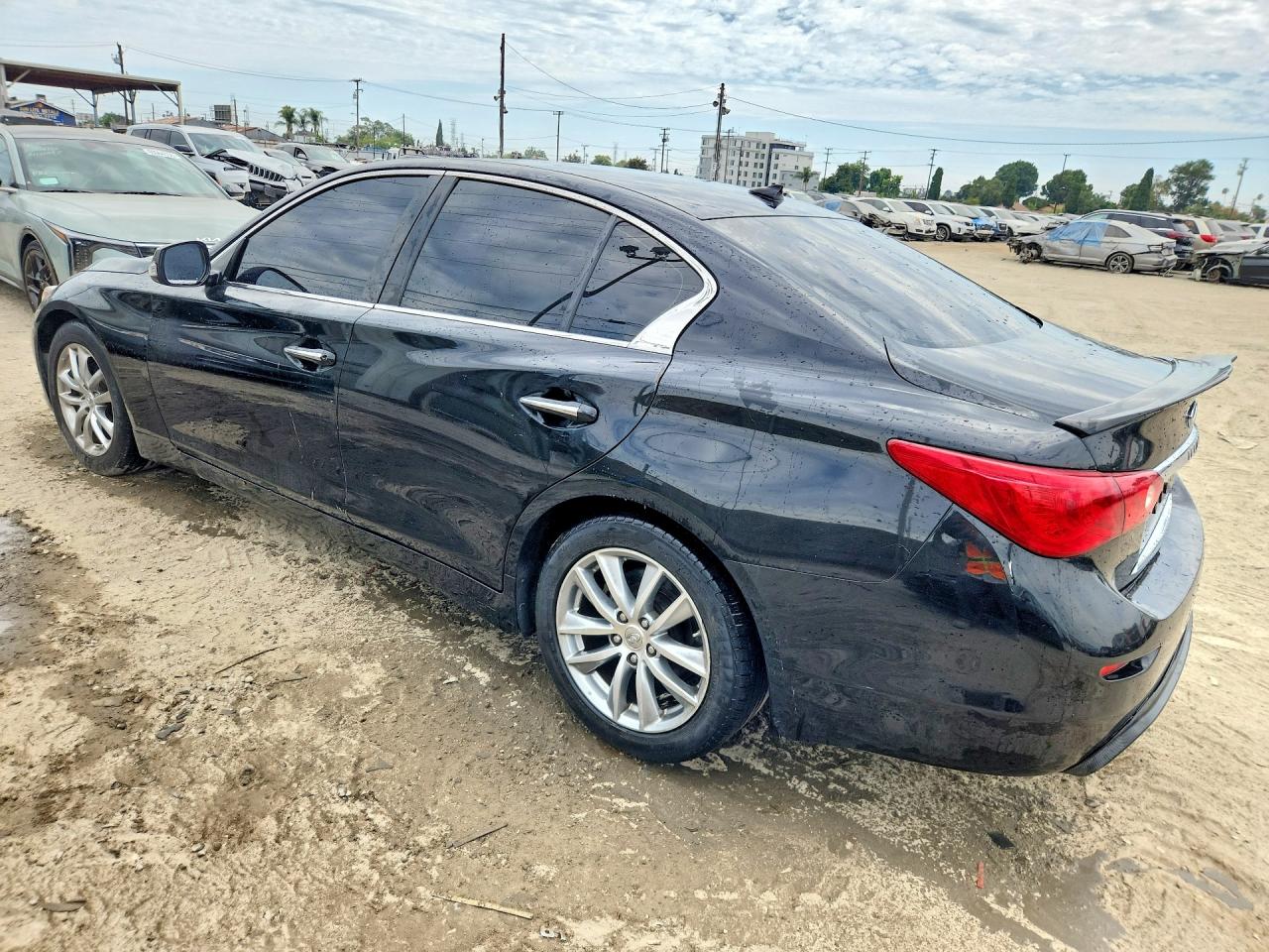 2015 Infiniti Q50 Premium Black vin: JN1BV7AP4FM355210