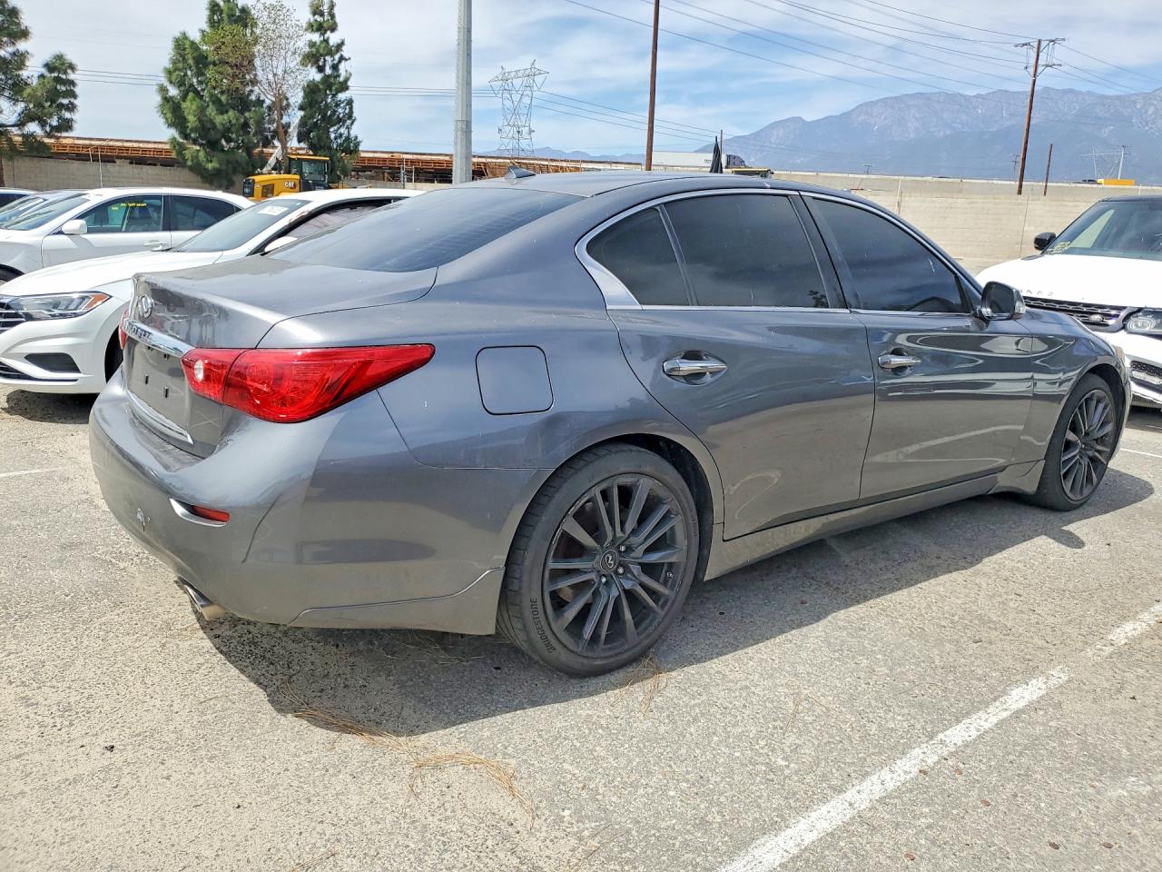 2014 Infiniti Q50 Base Silver vin: JN1BV7AP5EM671293
