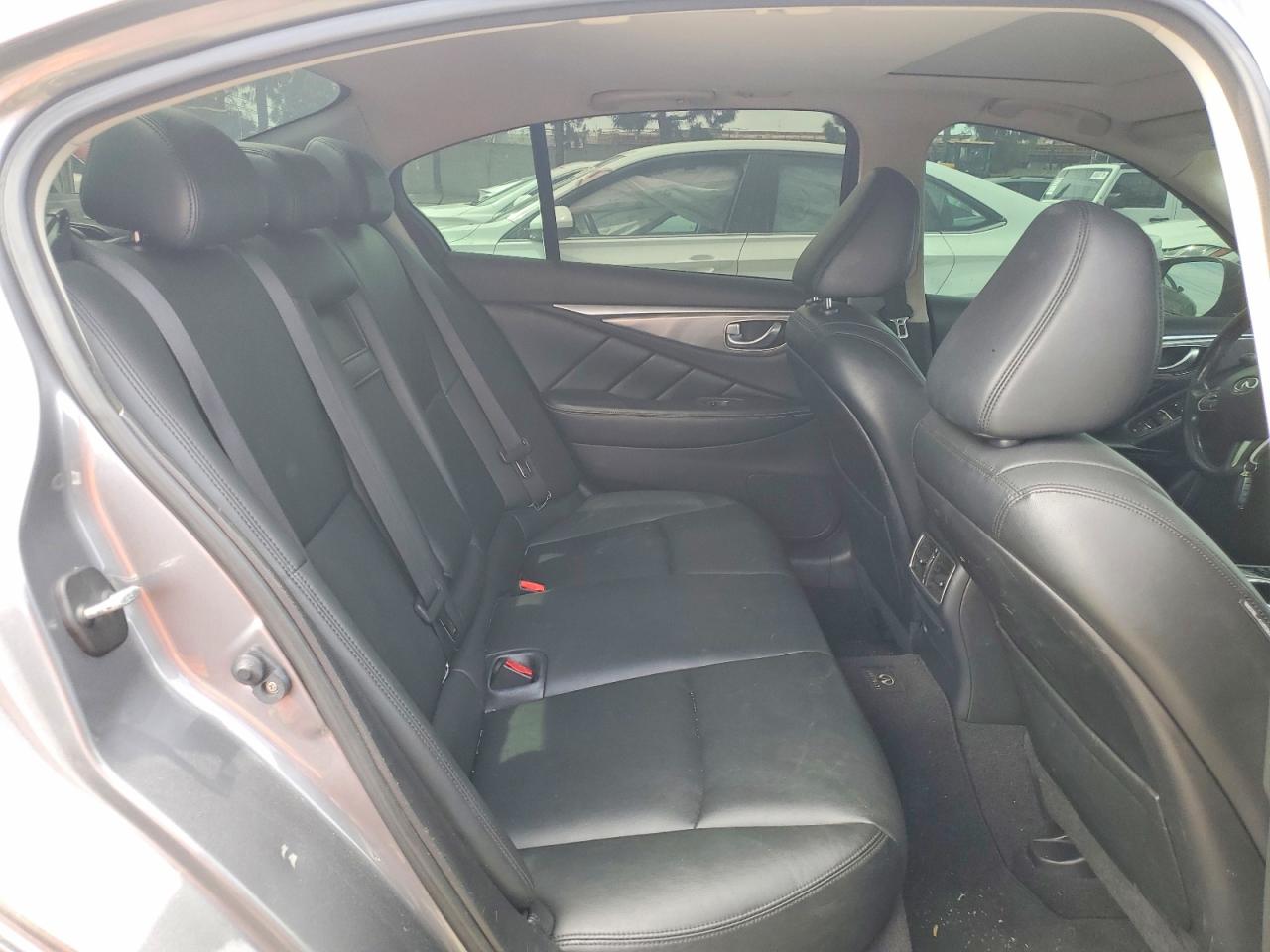 2014 Infiniti Q50 Base Silver vin: JN1BV7AP5EM671293