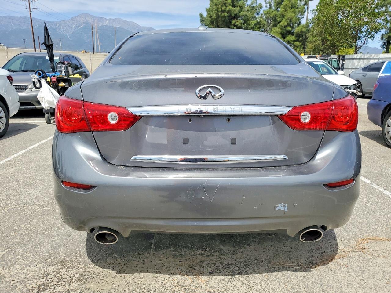 2014 Infiniti Q50 Base Silver vin: JN1BV7AP5EM671293