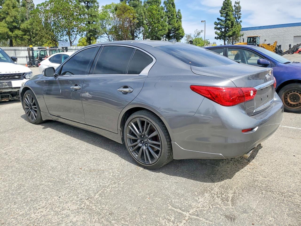 2014 Infiniti Q50 Base Silver vin: JN1BV7AP5EM671293