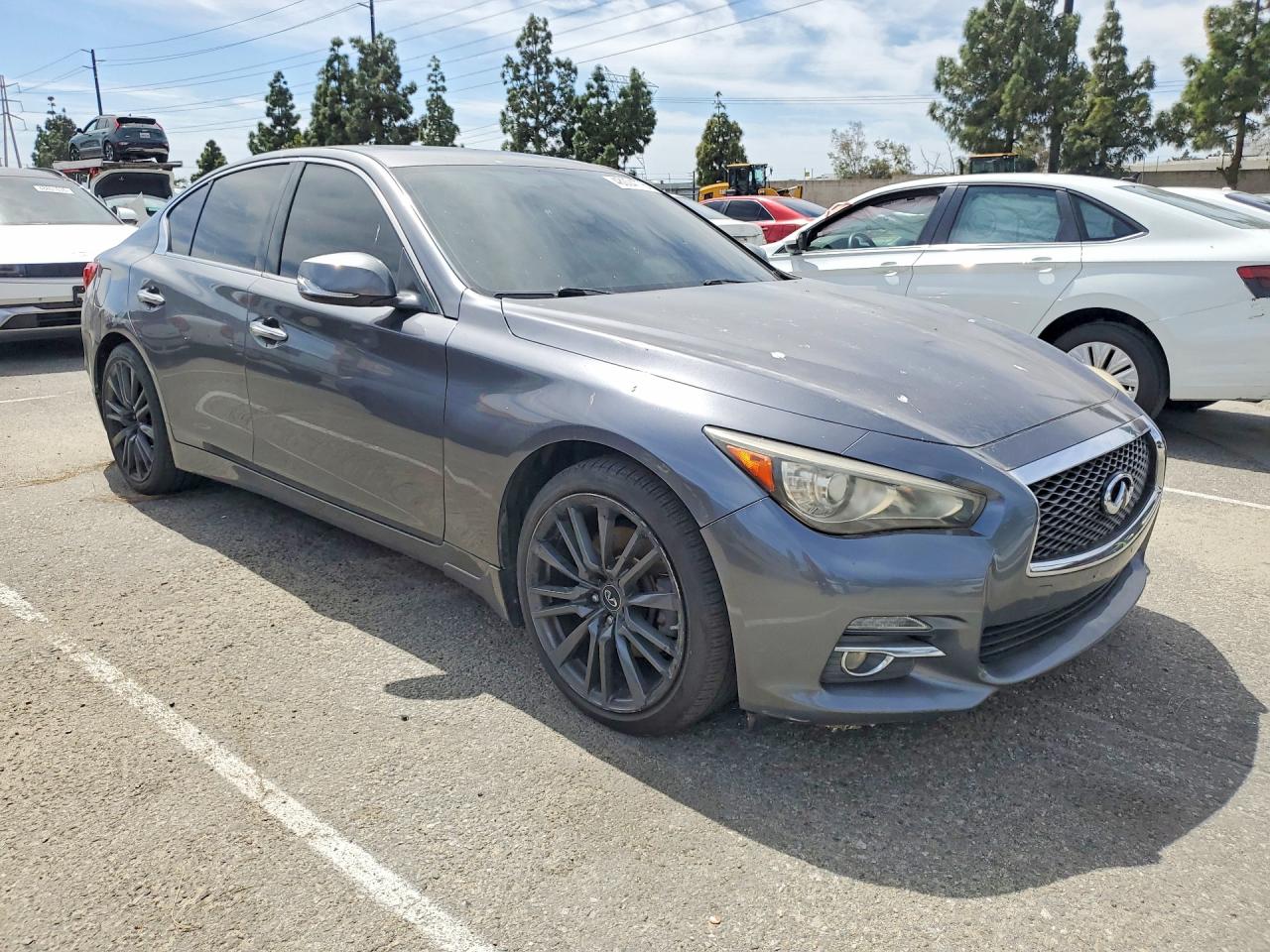 2014 Infiniti Q50 Base Silver vin: JN1BV7AP5EM671293
