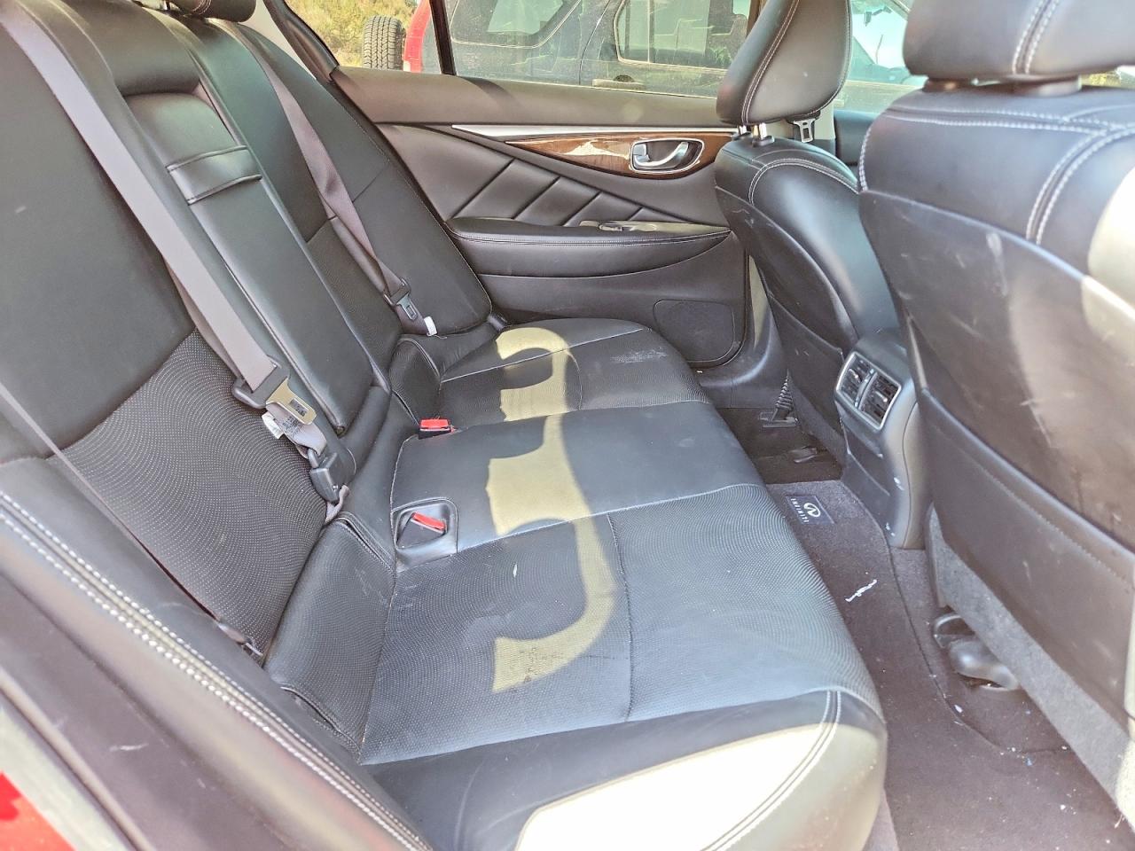 2014 Infiniti Q50 Premium Red vin: JN1BV7AP5EM675974