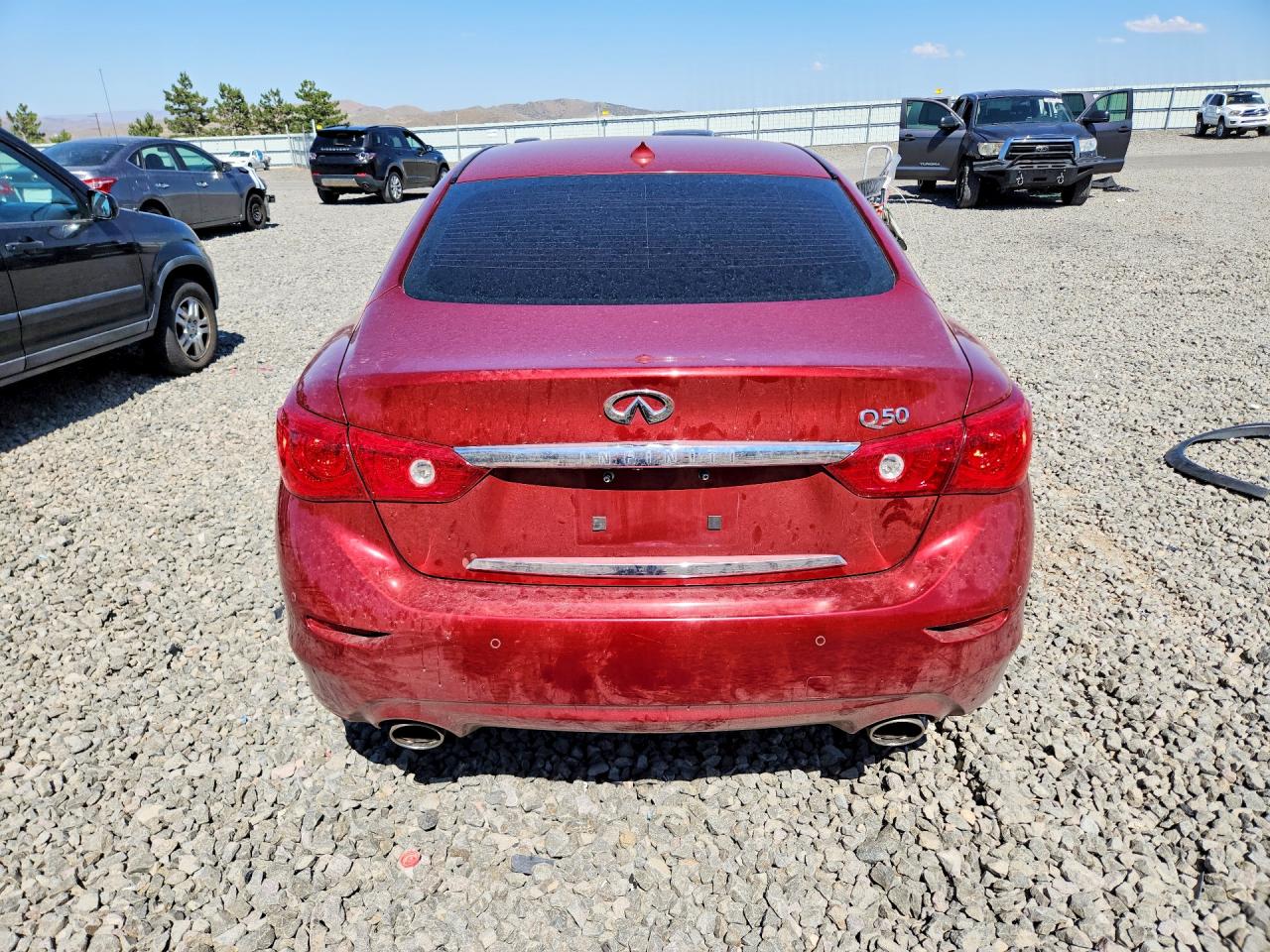 2014 Infiniti Q50 Premium Red vin: JN1BV7AP5EM675974