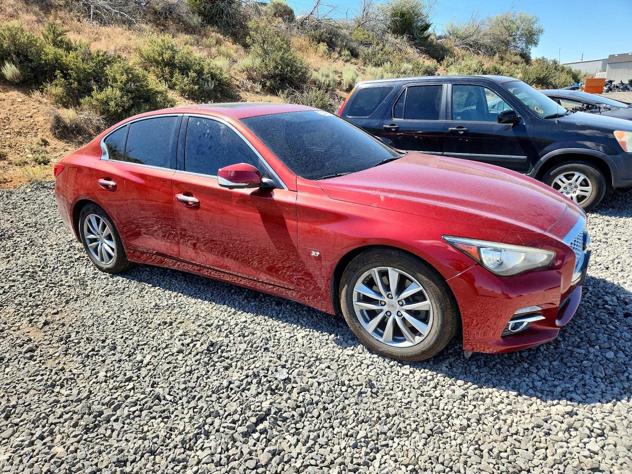 2014 Infiniti Q50 Premium Red vin: JN1BV7AP5EM675974